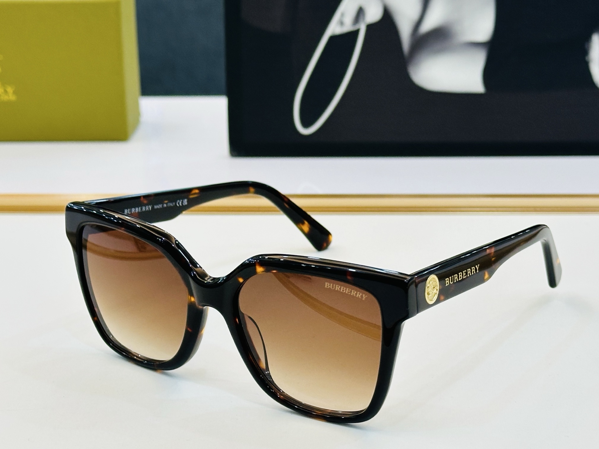 新款 BURBERR*🔻巴家 BE2443 百搭镜架Size：53口18-145 高品质 到货 🌲🌲🌲Z