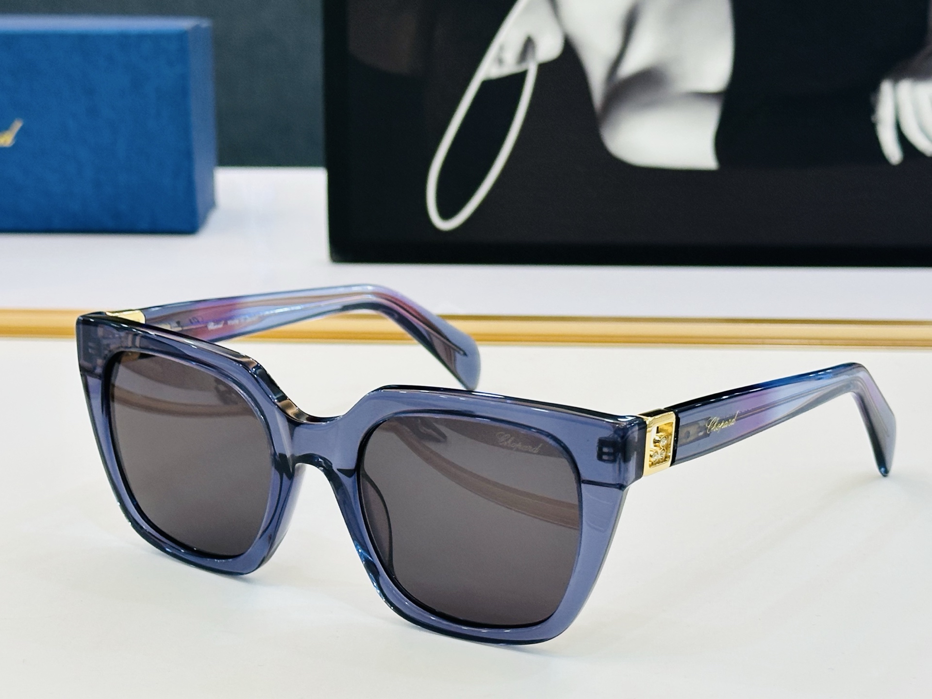 原版 ChoPard肖邦 MODEL VCH402S Size：54口18-145 以现代时尚的设计风格