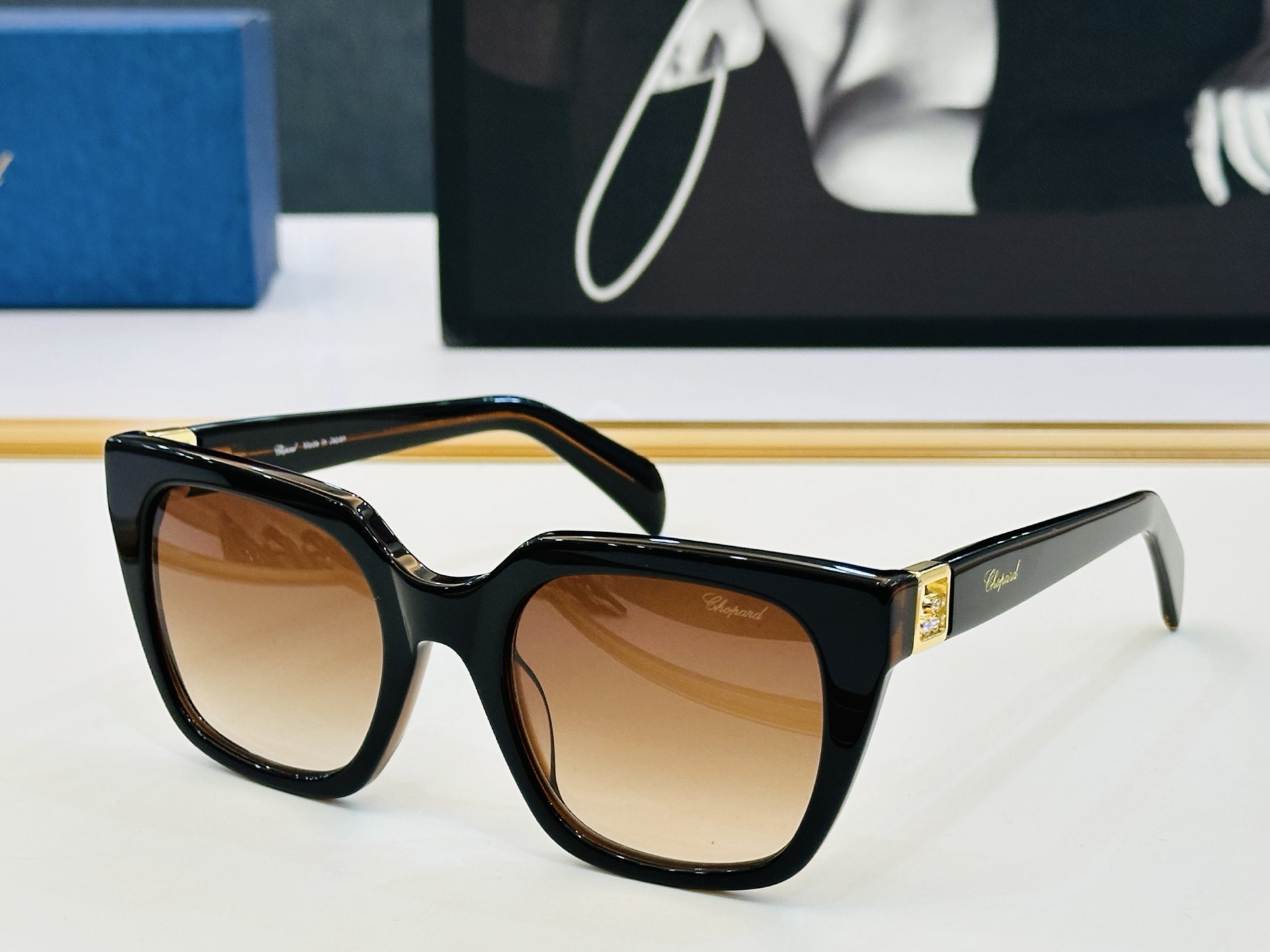 原版 ChoPard肖邦 MODEL VCH402S Size：54口18-145 以现代时尚的设计风格