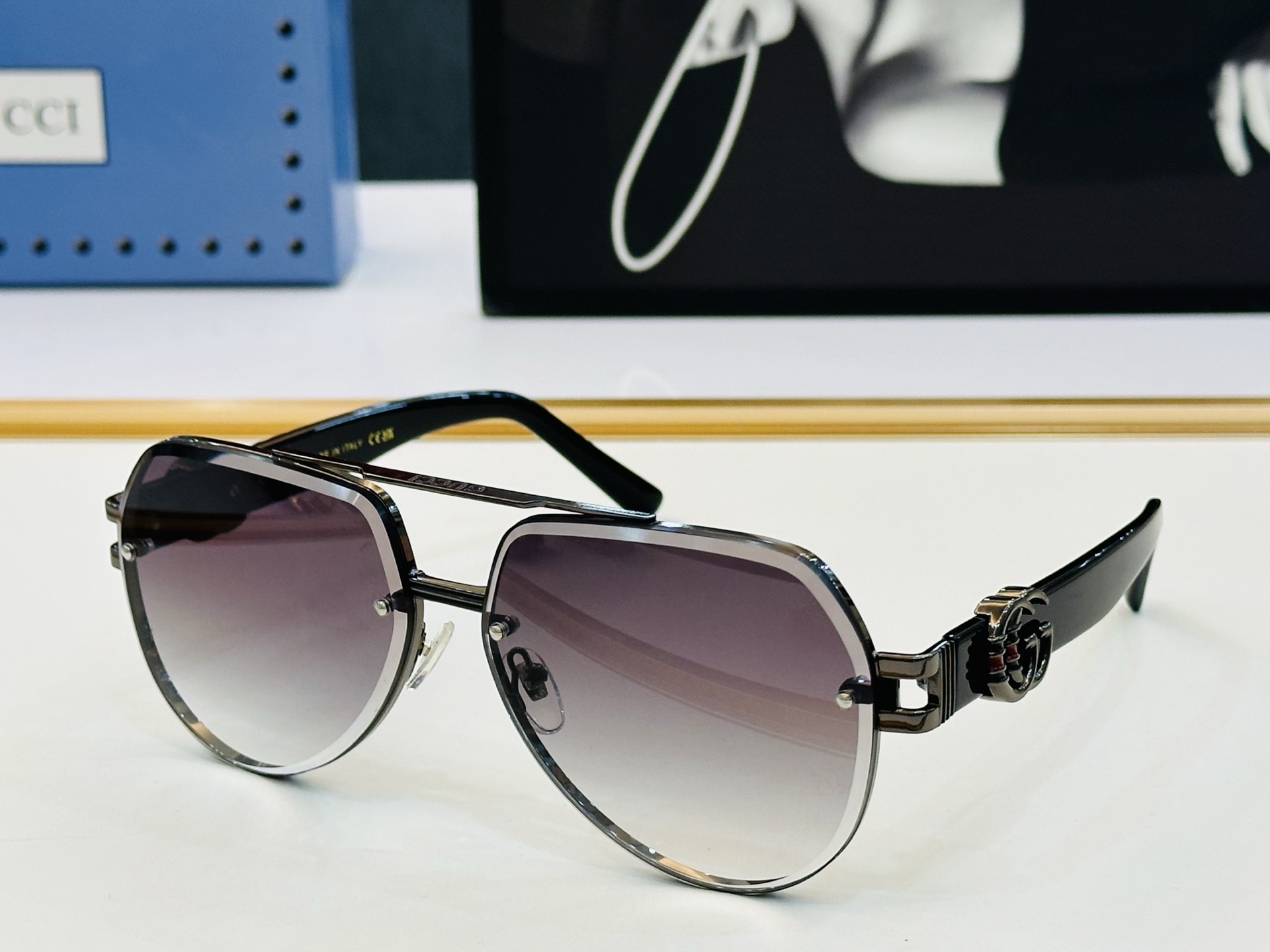 GUCC* 古家 GG1595 🐝🐝系列 Size：62口13-140 🍁🍁K 超绝品质 太阳镜 。