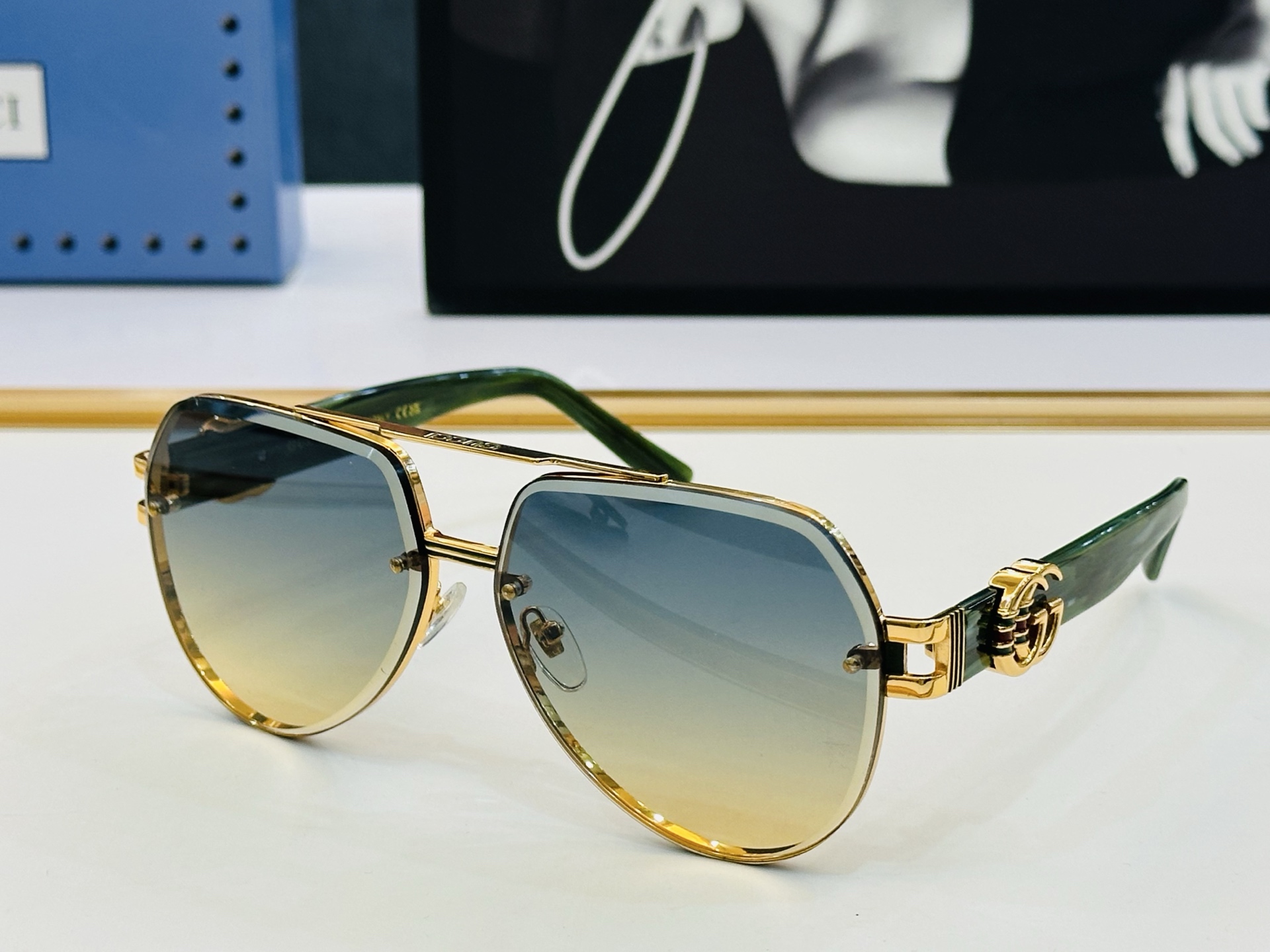 GUCC* 古家 GG1595 🐝🐝系列 Size：62口13-140 🍁🍁K 超绝品质 太阳镜 。