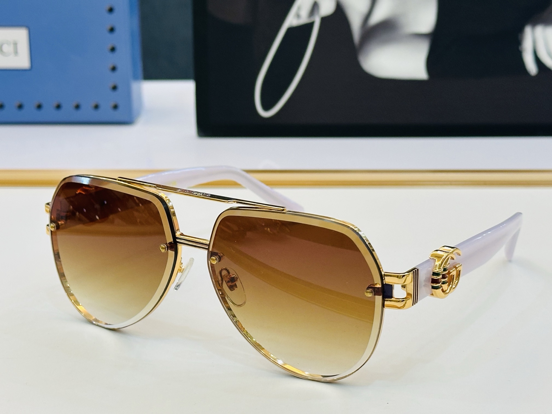 GUCC* 古家 GG1595 🐝🐝系列 Size：62口13-140 🍁🍁K 超绝品质 太阳镜 。