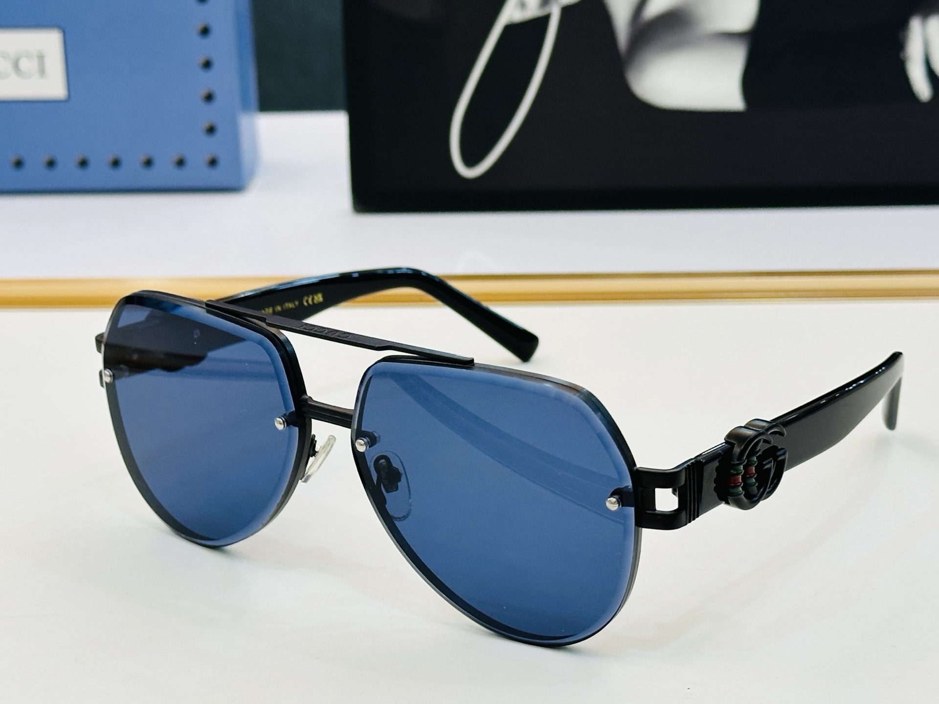 GUCC* 古家 GG1595 🐝🐝系列 Size：62口13-140 🍁🍁K 超绝品质 太阳镜 。