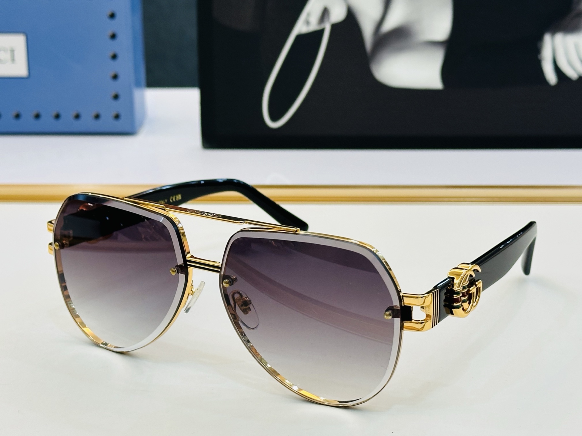 GUCC* 古家 GG1595 🐝🐝系列 Size：62口13-140 🍁🍁K 超绝品质 太阳镜 。