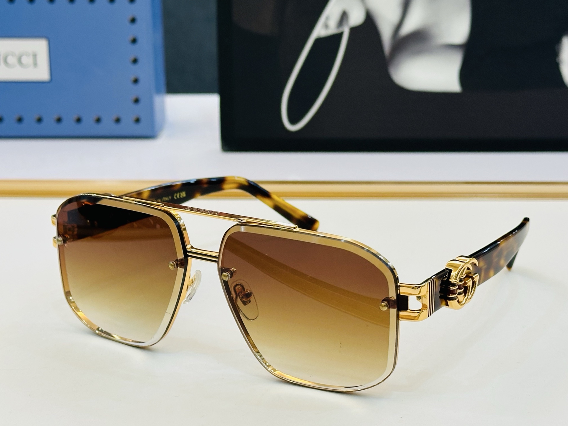 GUCC* 古家 GG1596 🐝🐝系列 Size：63口13-140 🍁🍁K 超绝品质 太阳镜 。