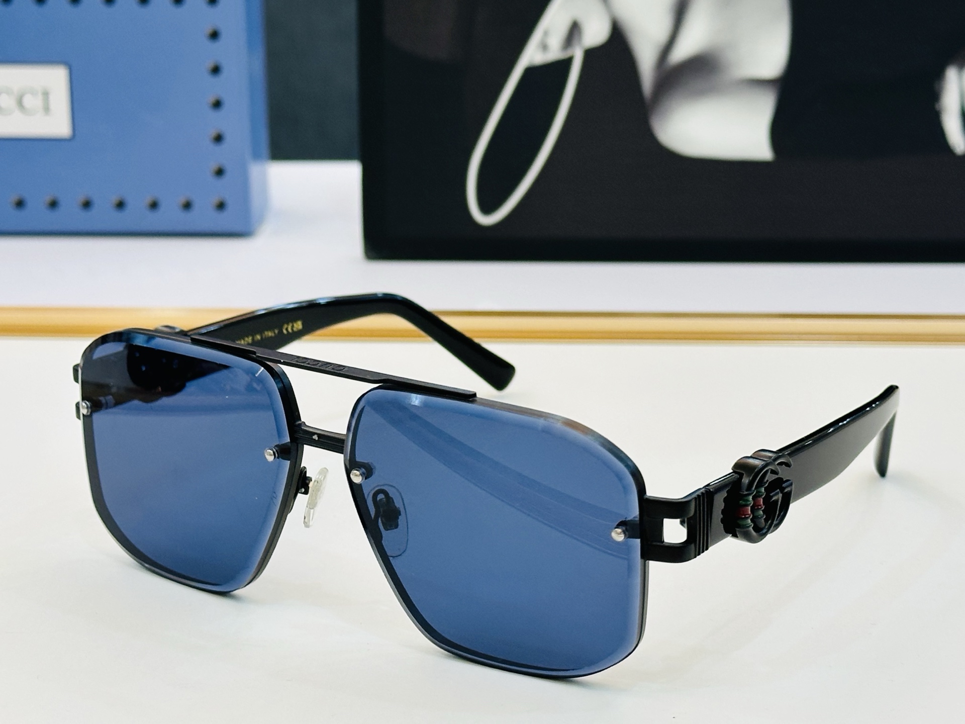 GUCC* 古家 GG1596 🐝🐝系列 Size：63口13-140 🍁🍁K 超绝品质 太阳镜 。