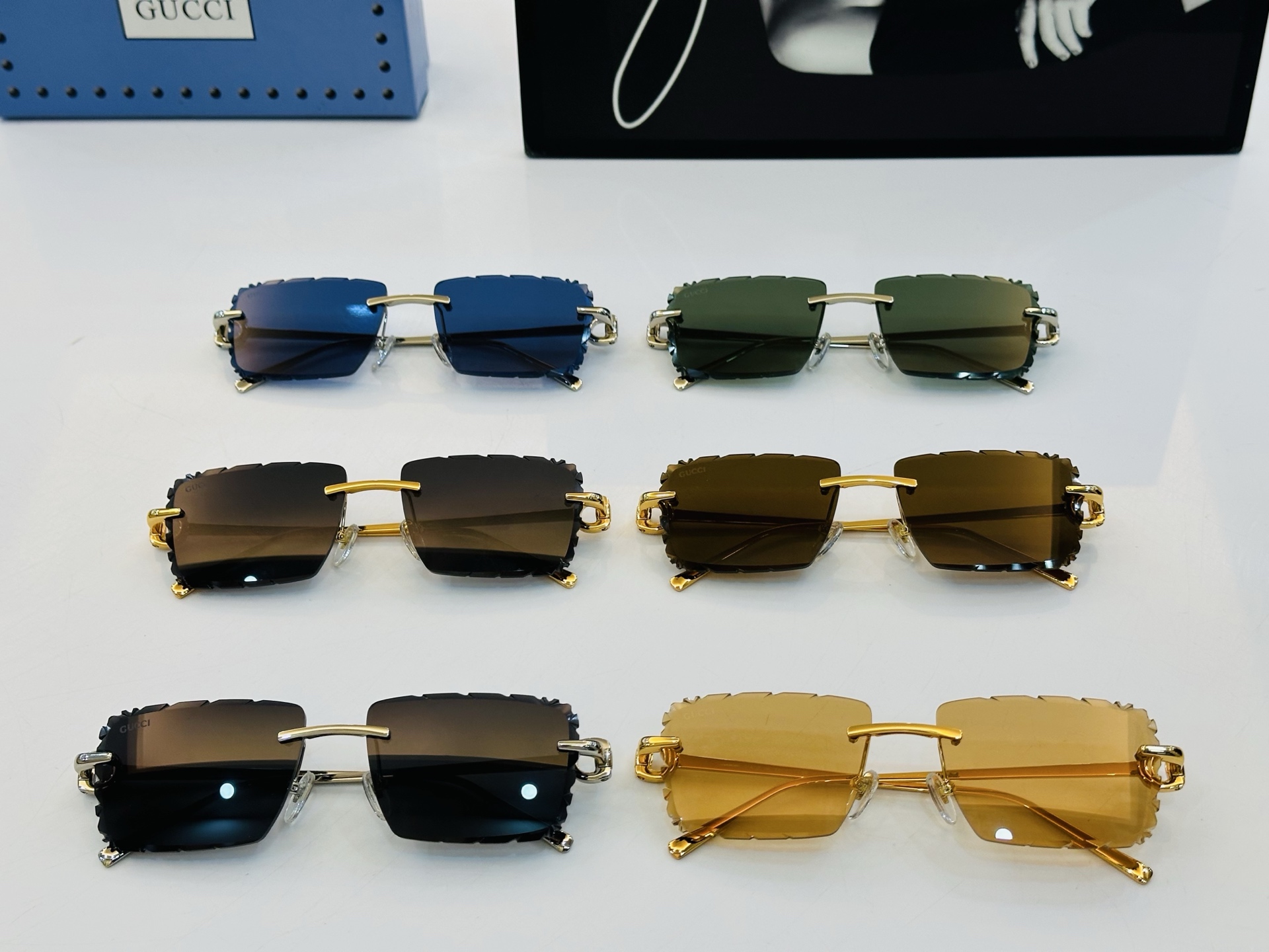 GUCC* 古家 GG1656  🐝🐝系列 Size：58口17-143 🍁🍁 X 超绝品质太阳镜 。