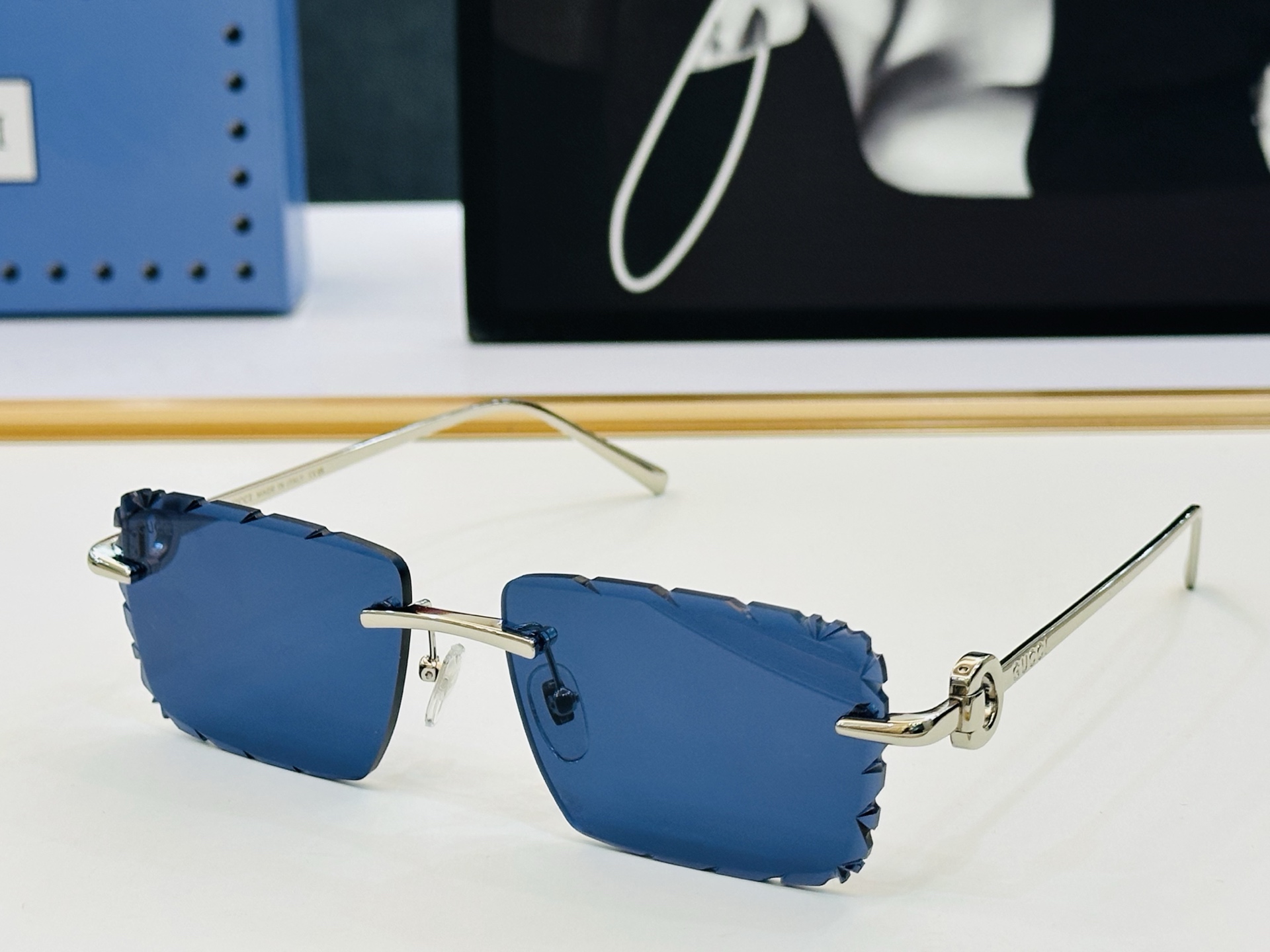 GUCC* 古家 GG1656  🐝🐝系列 Size：58口17-143 🍁🍁 X 超绝品质太阳镜 。