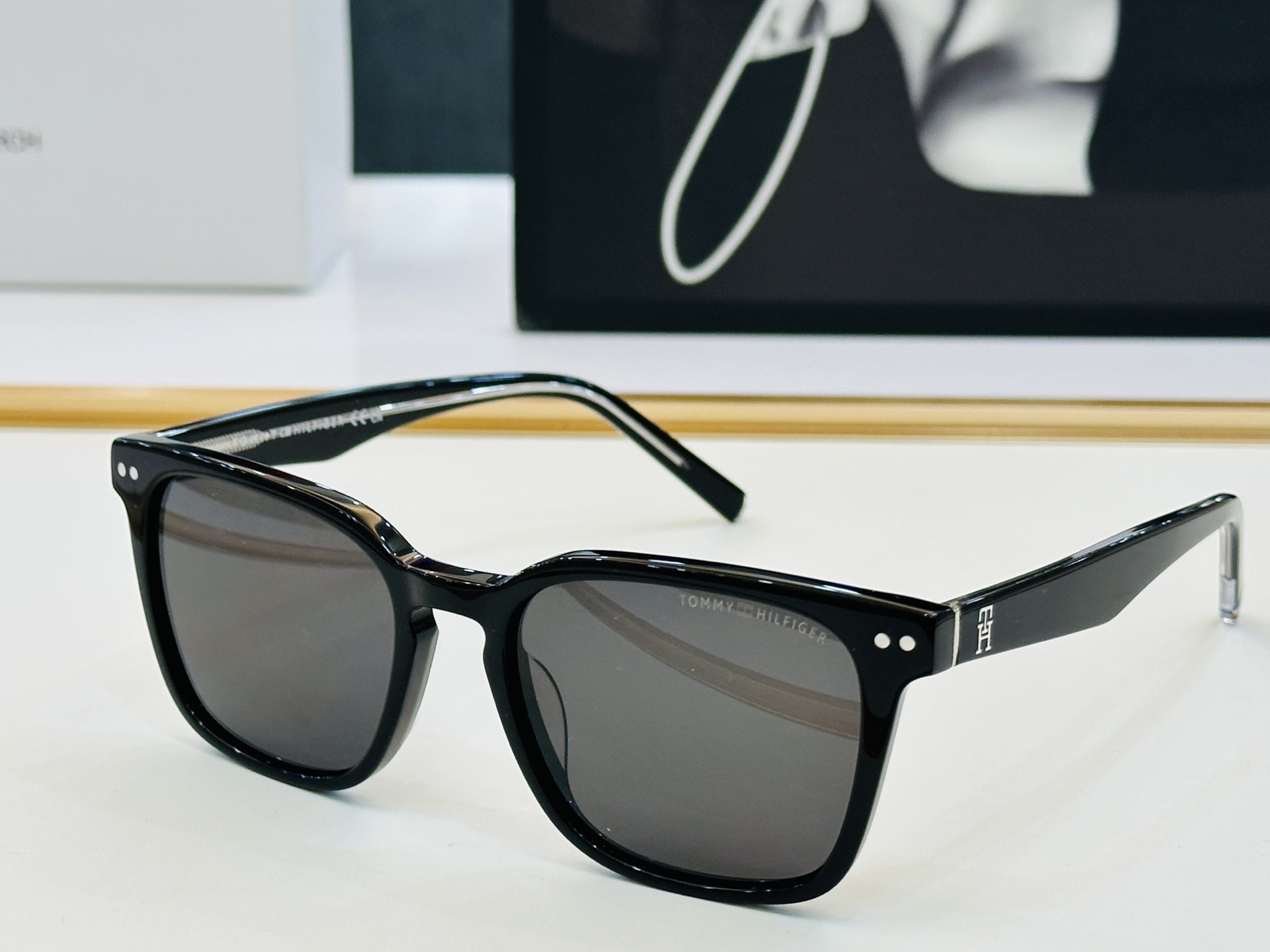 NO:373840,TORY BURC*MODEL: TH2158/S SIZE: 52-piece 18-145 L high quality glasses sunglasses sunglasses, glasses, burberry19860909TORY BURC*MODEL:TH2158/S 重磅出品 SIZE: 52口18-145 L高品质 眼镜墨镜太阳镜,眼镜,burberry,glasses