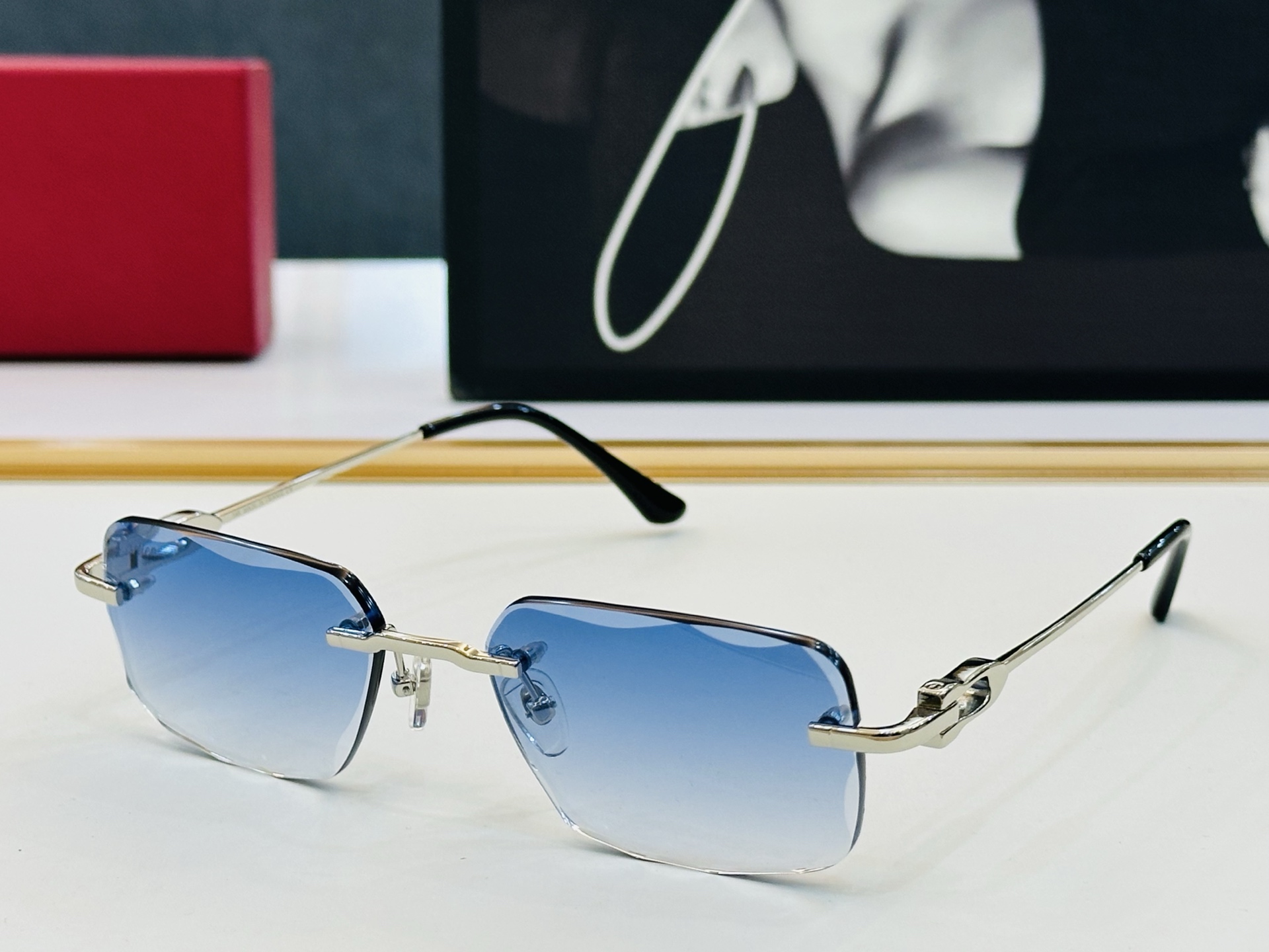 Cartie* 卡家 CT0045 太阳镜 Size：55口19-145  工艺精湛气质十足！A男女同款