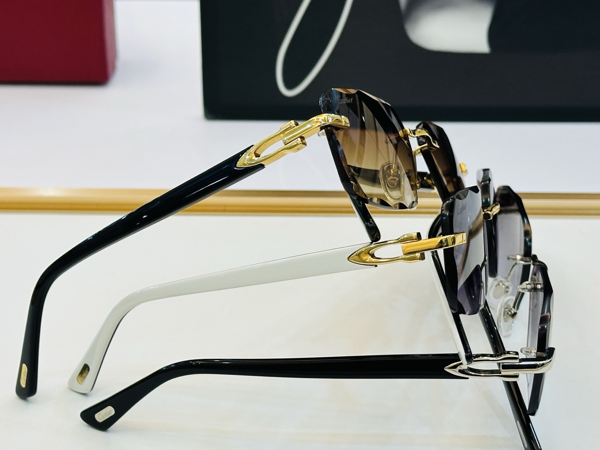 Cartie* 卡家 CT0047 太阳镜 Size：55口18-140 工艺精湛气质十足！A男女同款 