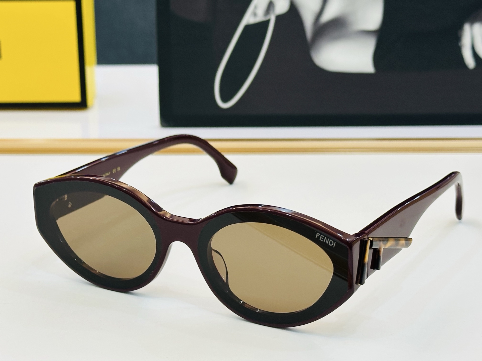 FEND* 芬家 FOA056V Size：63口15-145 👍👍标新立异 👄👄C适合各种脸型 