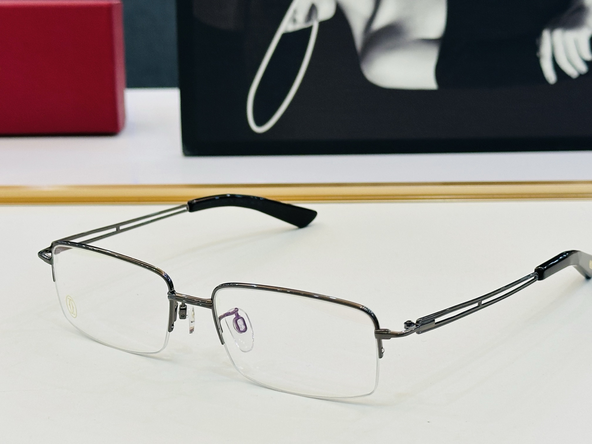 NO:373892,Original Cartie* Kajia Official website classic sunglasses CT8201063 Size56 18-140 Exquisite electroplating technology L is very elegant when worn Glasses Sunglasses Sunglasses, glasses, cartier19860909原版Cartie* 卡家 官网经典款 太阳镜 CT8201063 Size56口18-140 电镀工艺精湛大牌品 L戴起来气质十足 眼镜墨镜太阳镜,眼镜,cartier,glasses