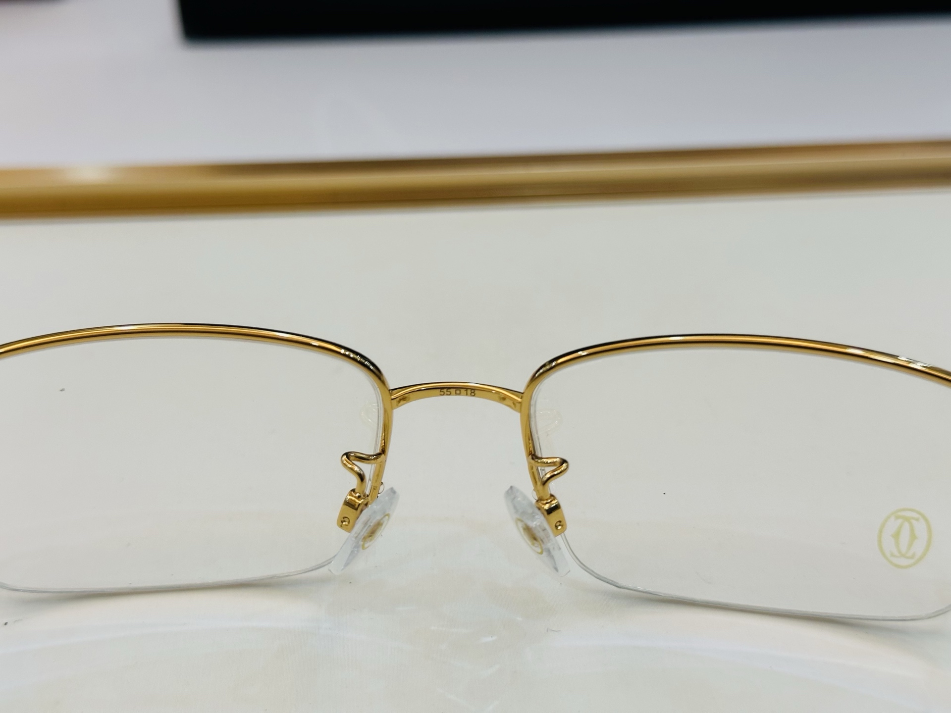 🆕 原版Cartie* 卡家 官网经典款 太阳镜 CT0255 Size：55口18-142 电镀工艺精