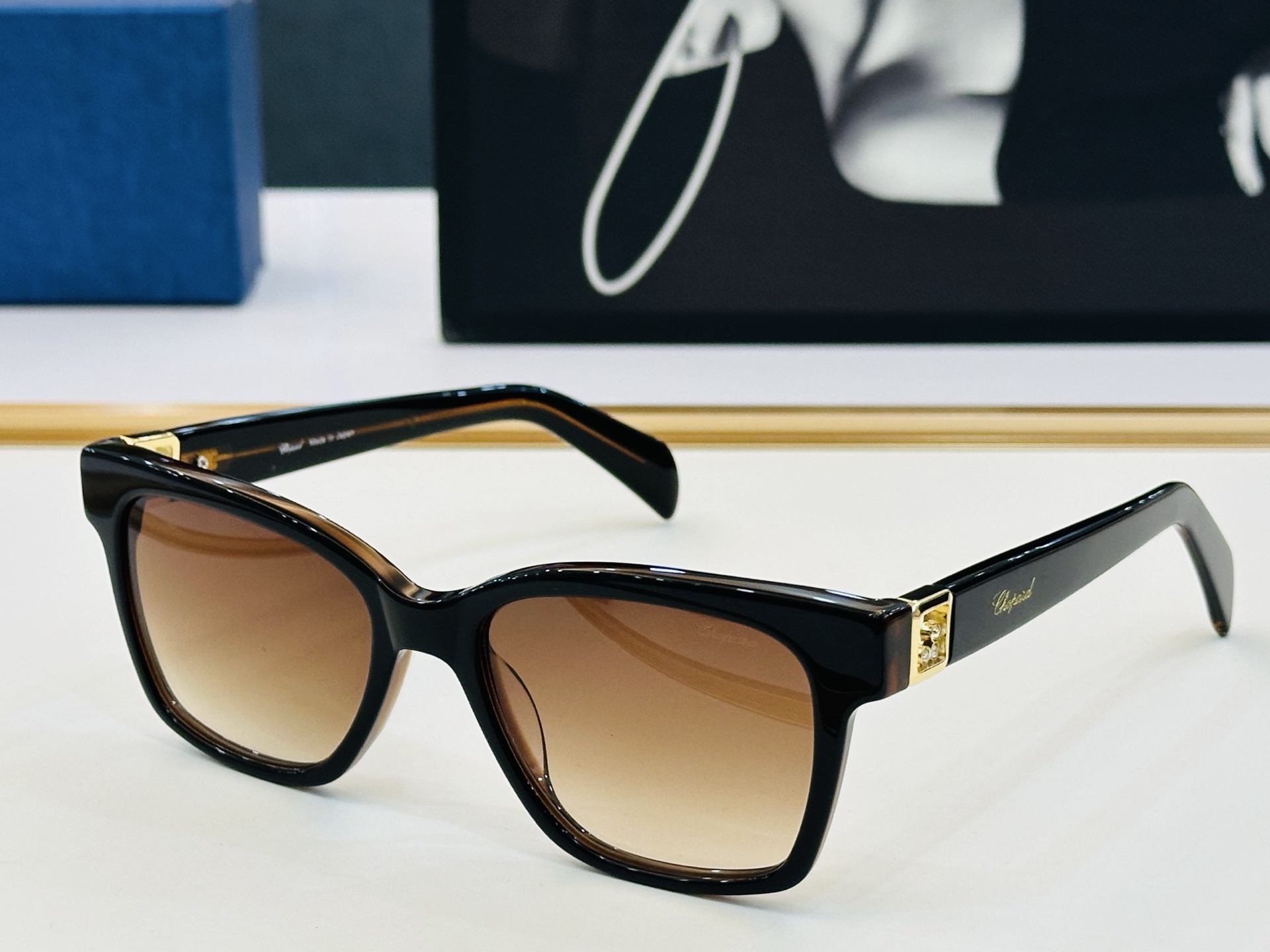 原版 ChoPard肖邦 MODEL VCH401S Size：54口18-145 以现代时尚的设计风格