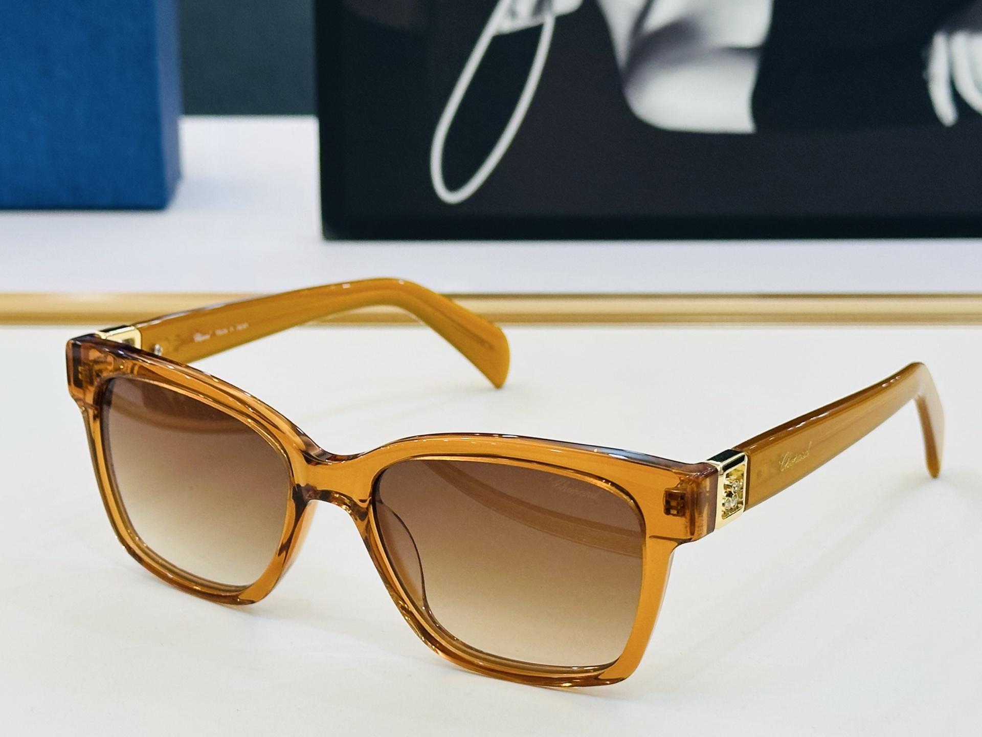 原版 ChoPard肖邦 MODEL VCH401S Size：54口18-145 以现代时尚的设计风格