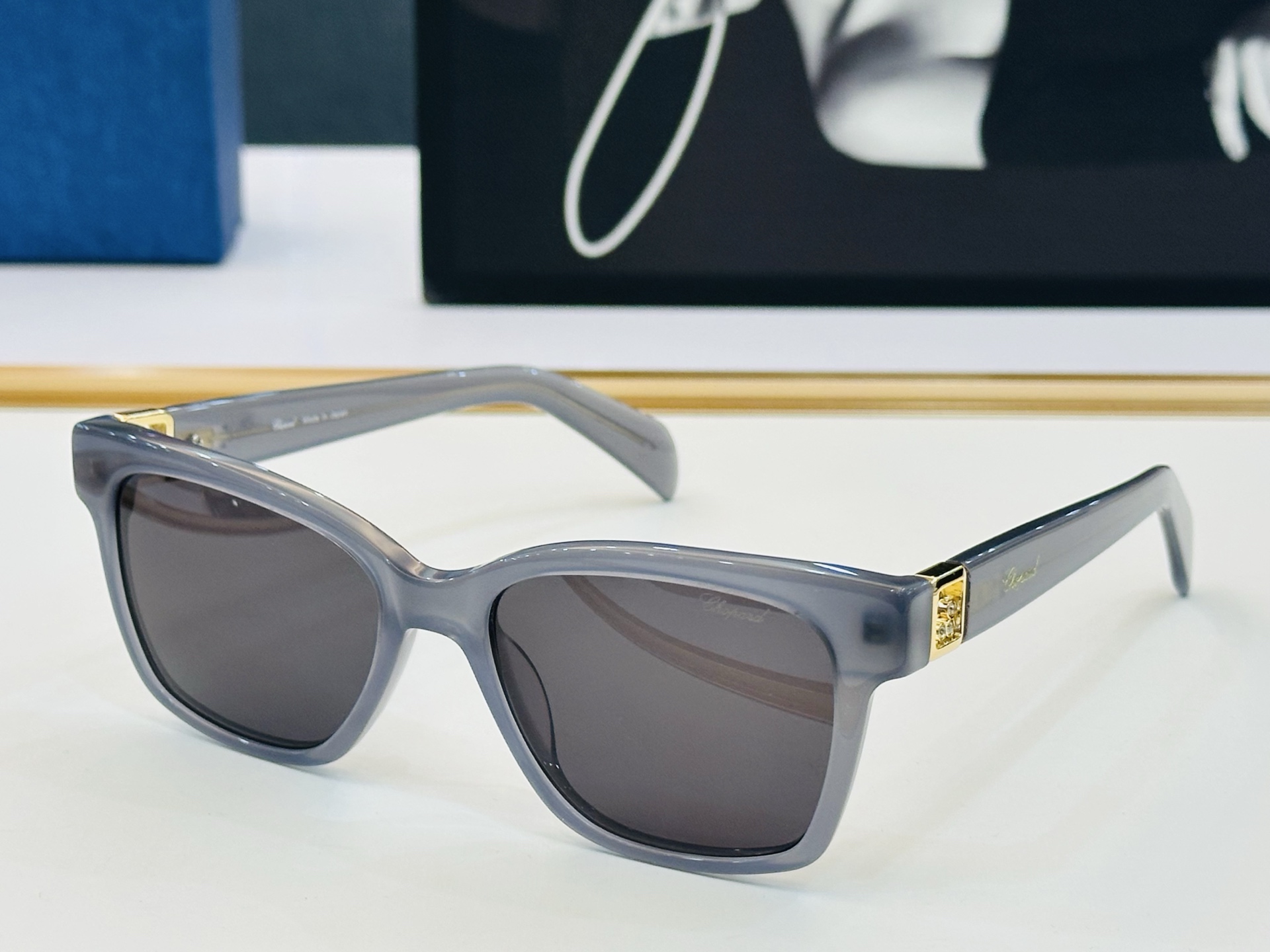 原版 ChoPard肖邦 MODEL VCH401S Size：54口18-145 以现代时尚的设计风格