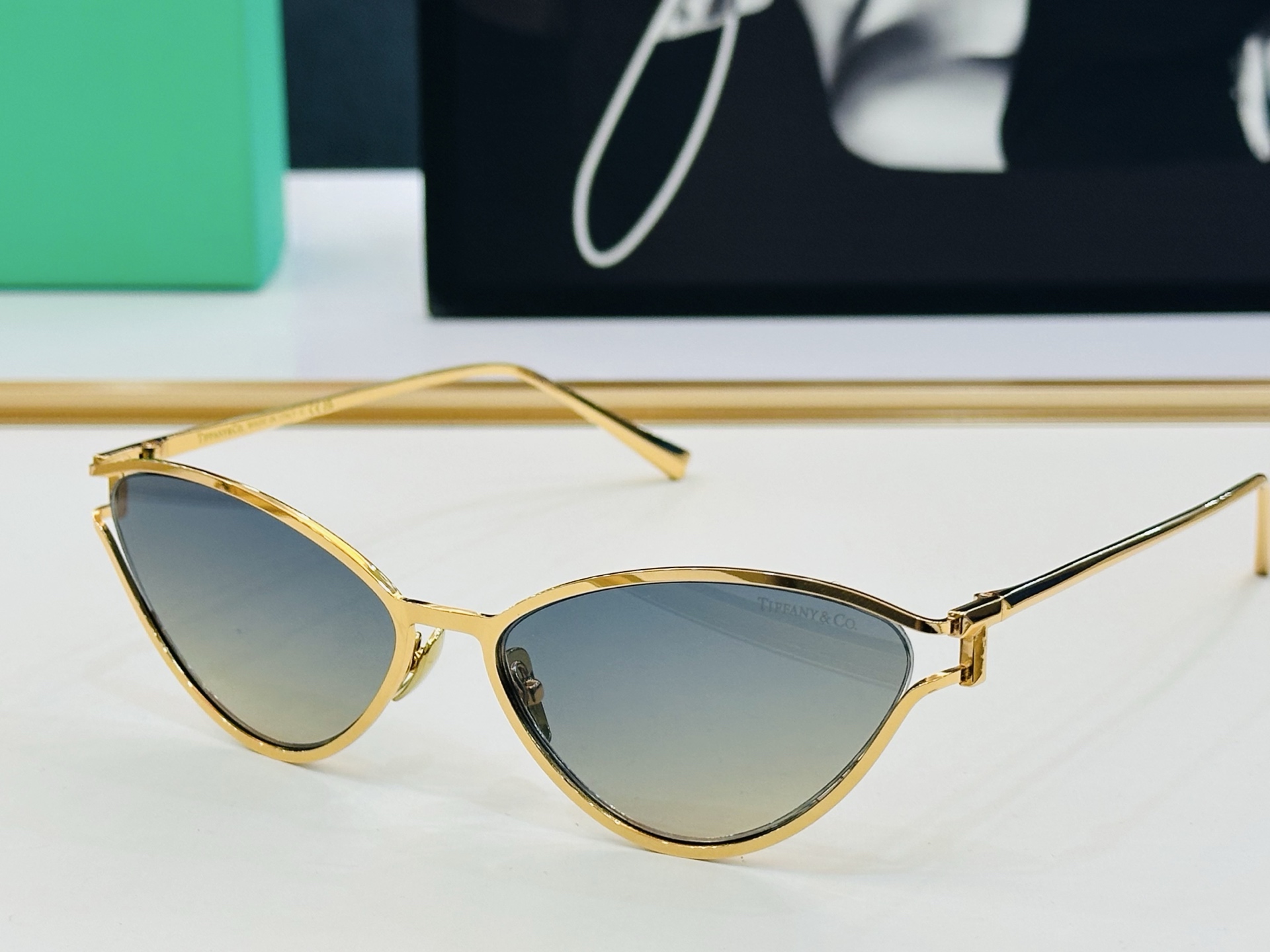 蒂芙家 Tiffany & CO. TF3095     Size：58口16-140  时尚太阳镜架 