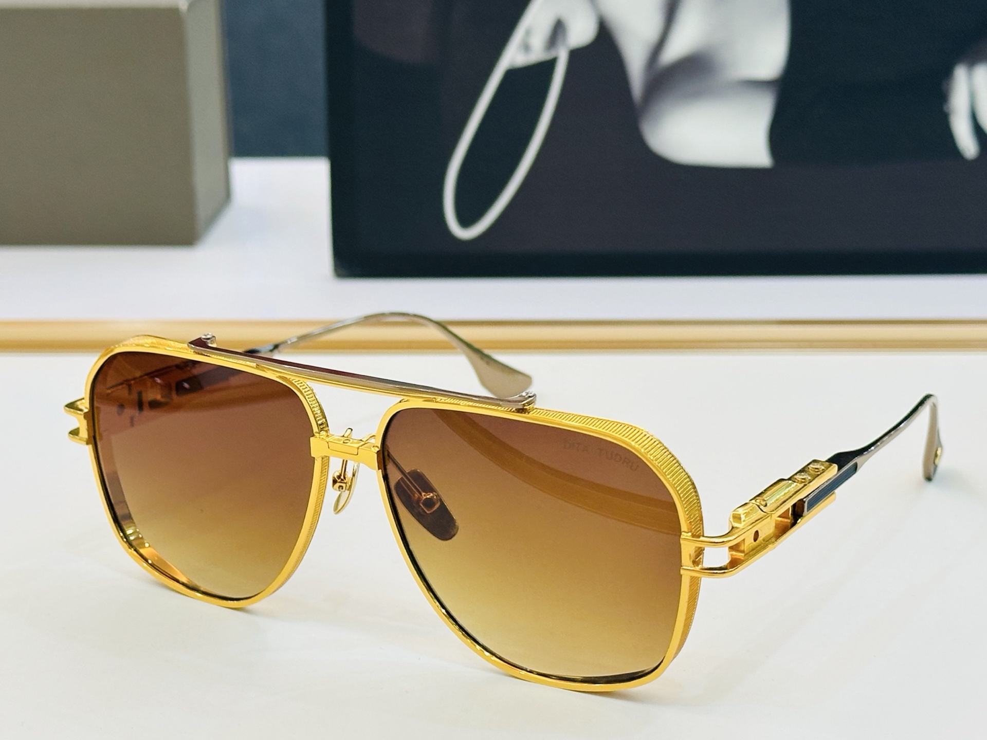 官网款 DlT* 迪塔 DTS315 Size：56口17-137  意大利最新原单货 得意得意男款太阳