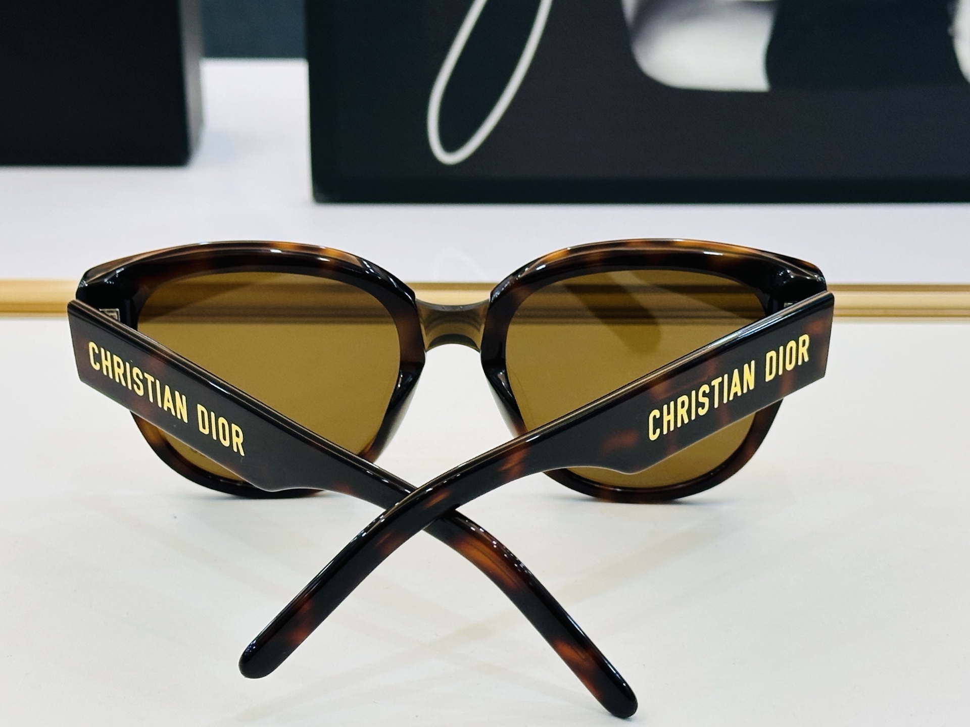 🔻🔻🔻DIO* 迪家 B2I  Size：53口21-140 春夏款墨镜 😎🔆 XL搭配镜腿精致 质量上