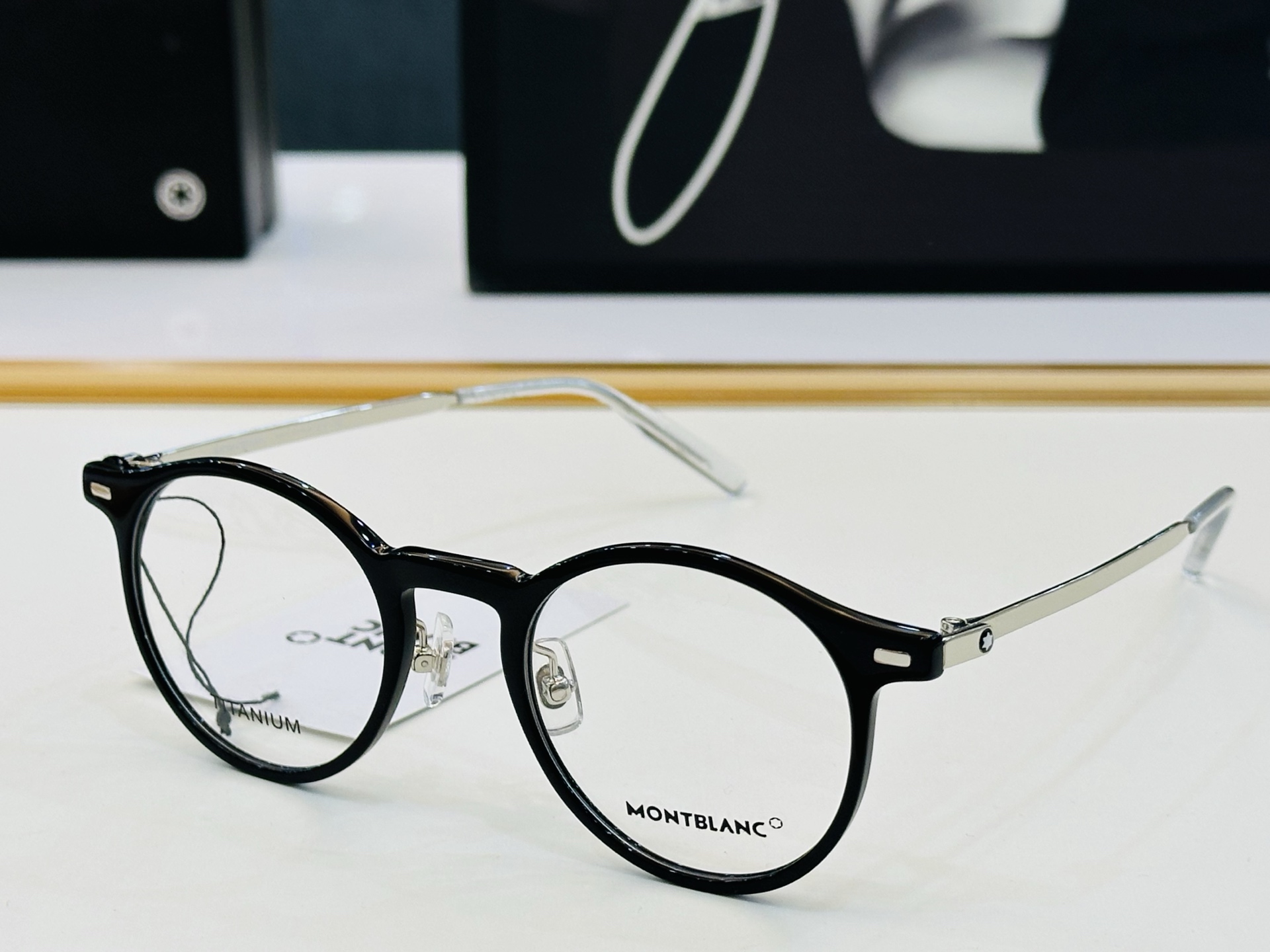 官网新品 MONTBLANC 万宝龙 MB0426O  Size：48口21-145   做工精良 👍👍