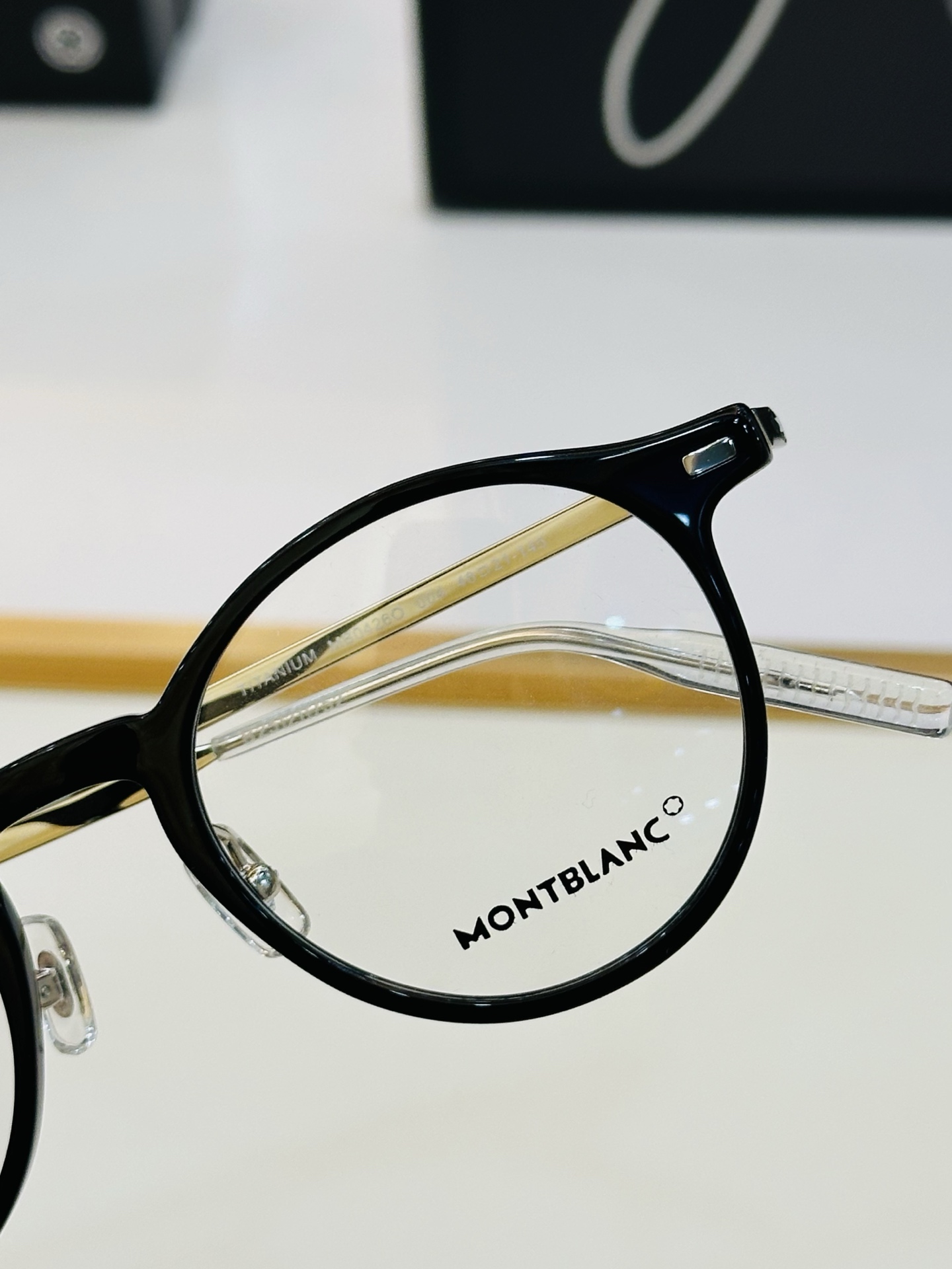 官网新品 MONTBLANC 万宝龙 MB0426O  Size：48口21-145   做工精良 👍👍