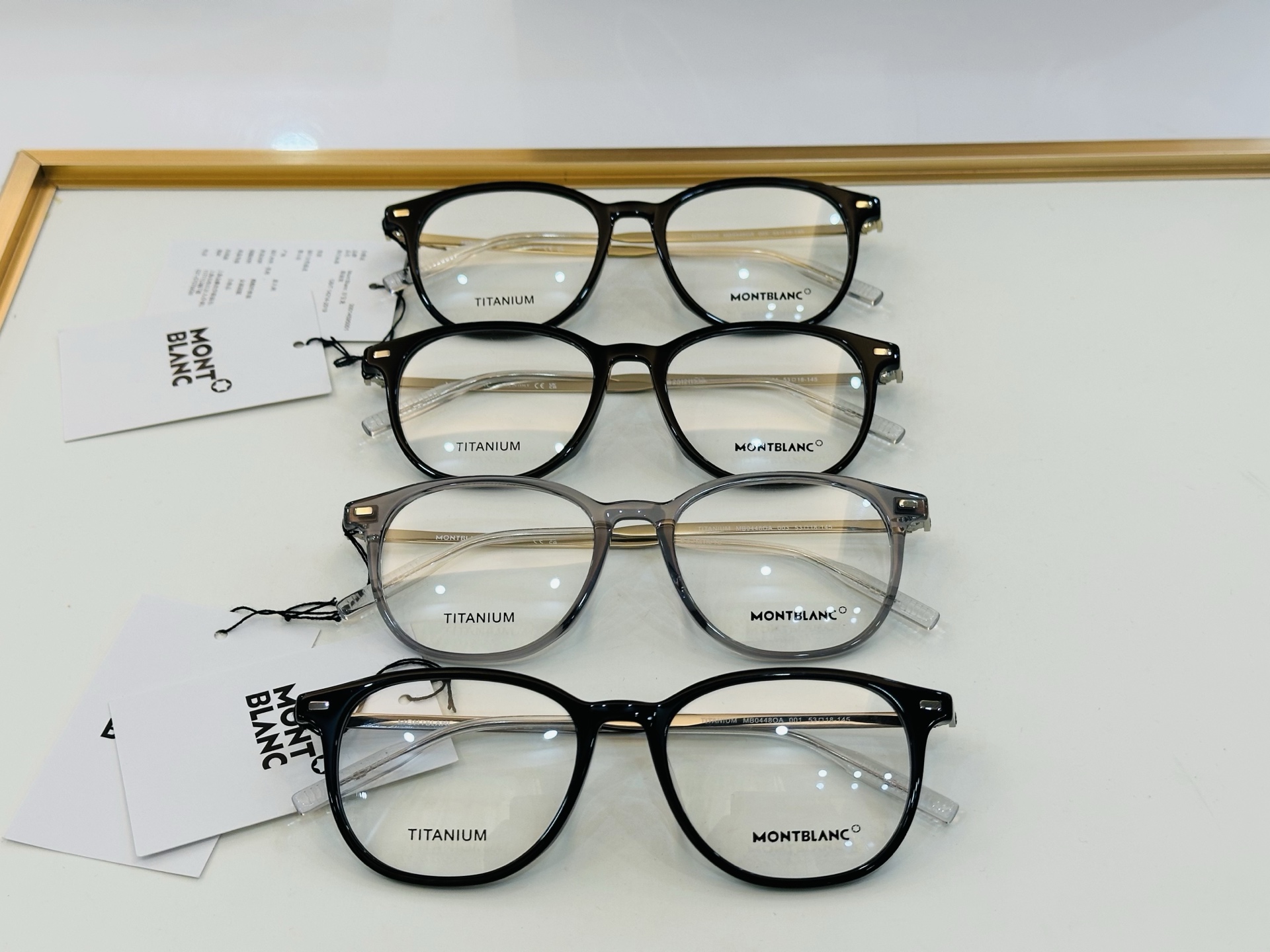 官网新品 MONTBLANC 万宝龙 MB0448OA   Size：53口18-145   做工精良 