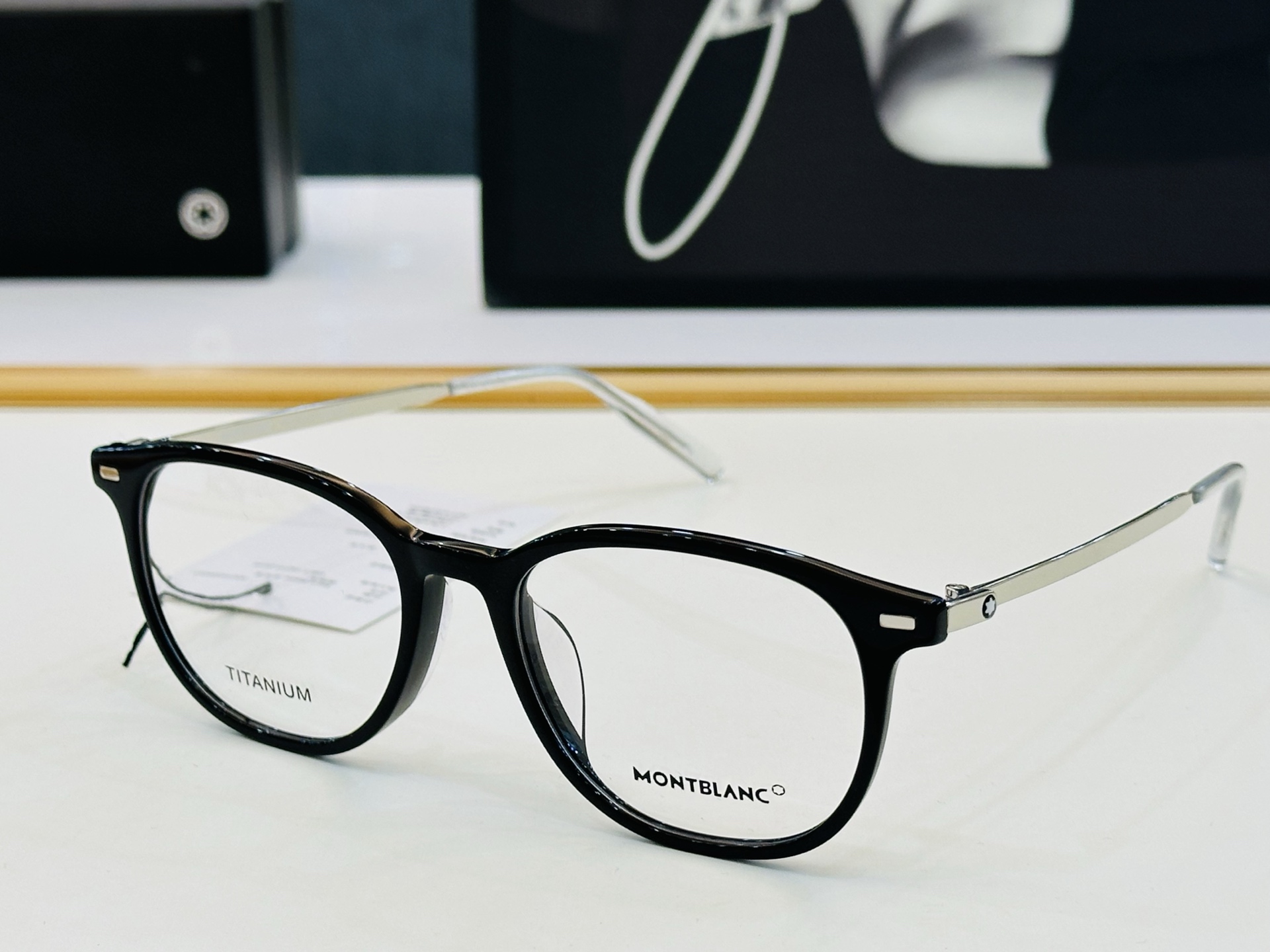 官网新品 MONTBLANC 万宝龙 MB0448OA   Size：53口18-145   做工精良 