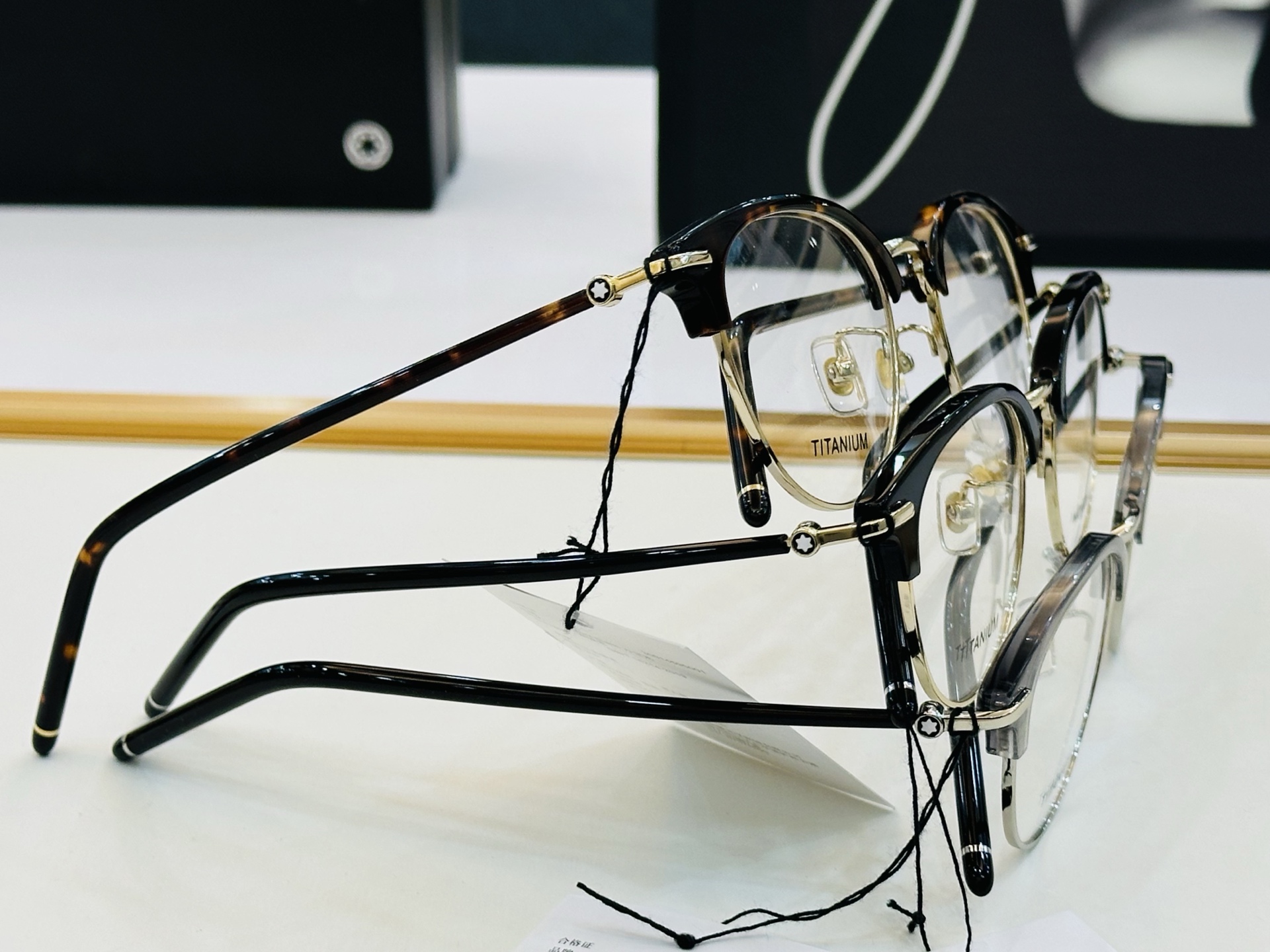 官网新品 MONTBLANC 万宝龙 MB0408O     Size：49口20-145   做工精良