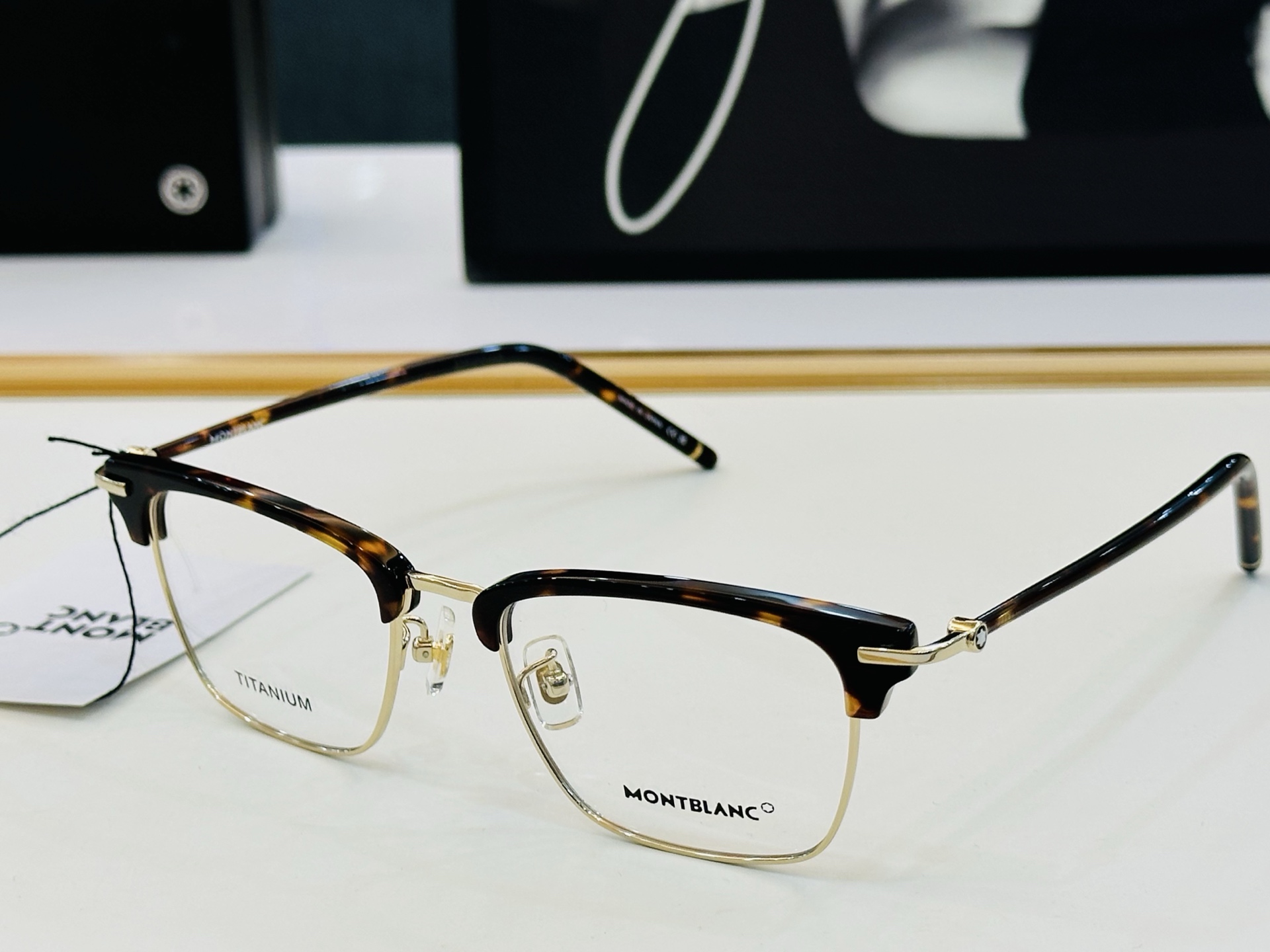 官网新品 MONTBLANC 万宝龙 MB0409O Size：52口19-145   做工精良 👍👍W