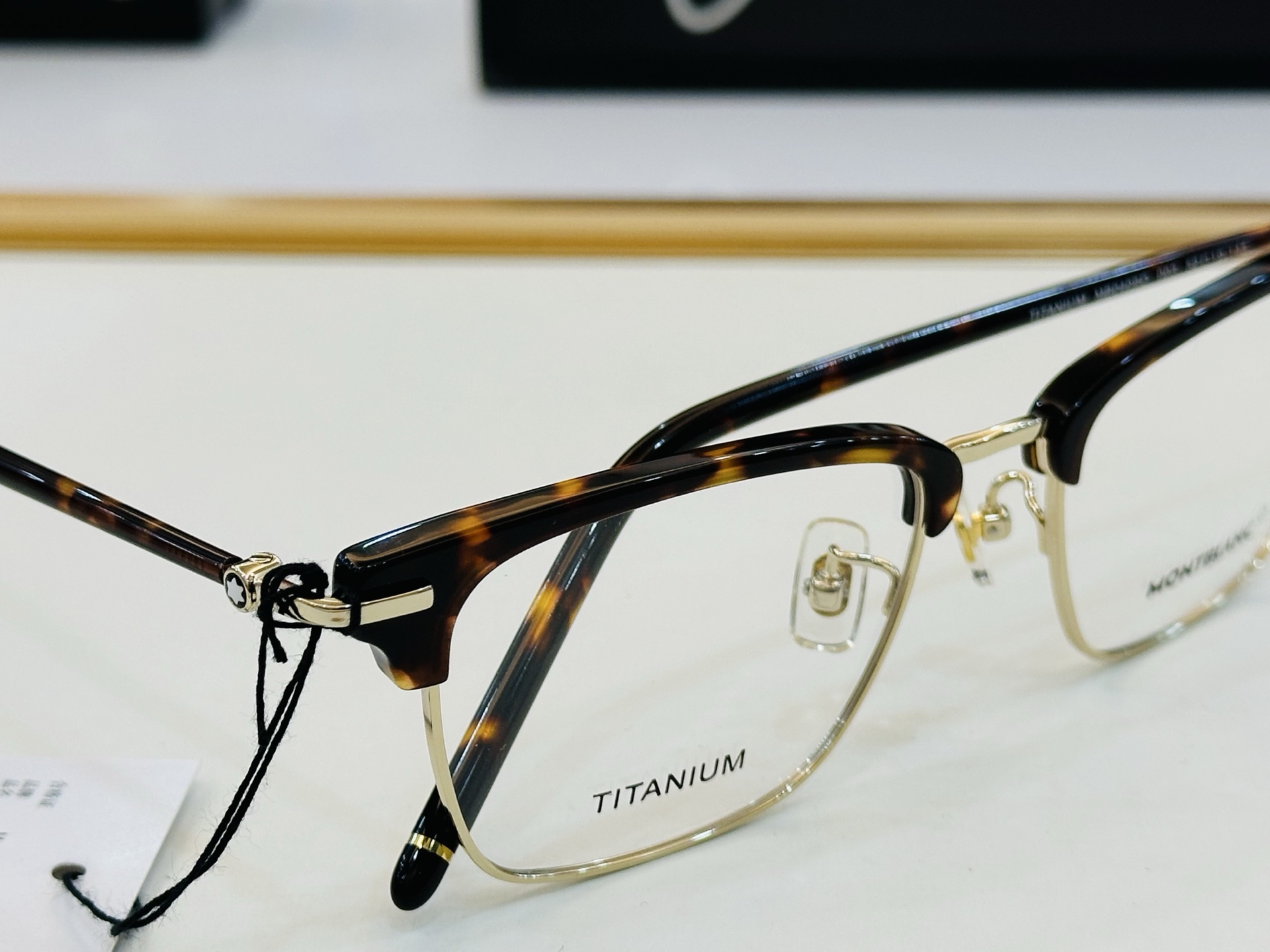 官网新品 MONTBLANC 万宝龙 MB0409O Size：52口19-145   做工精良 👍👍W