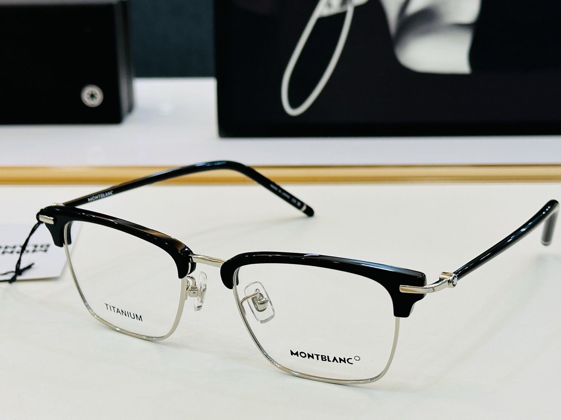 官网新品 MONTBLANC 万宝龙 MB0409O Size：52口19-145   做工精良 👍👍W