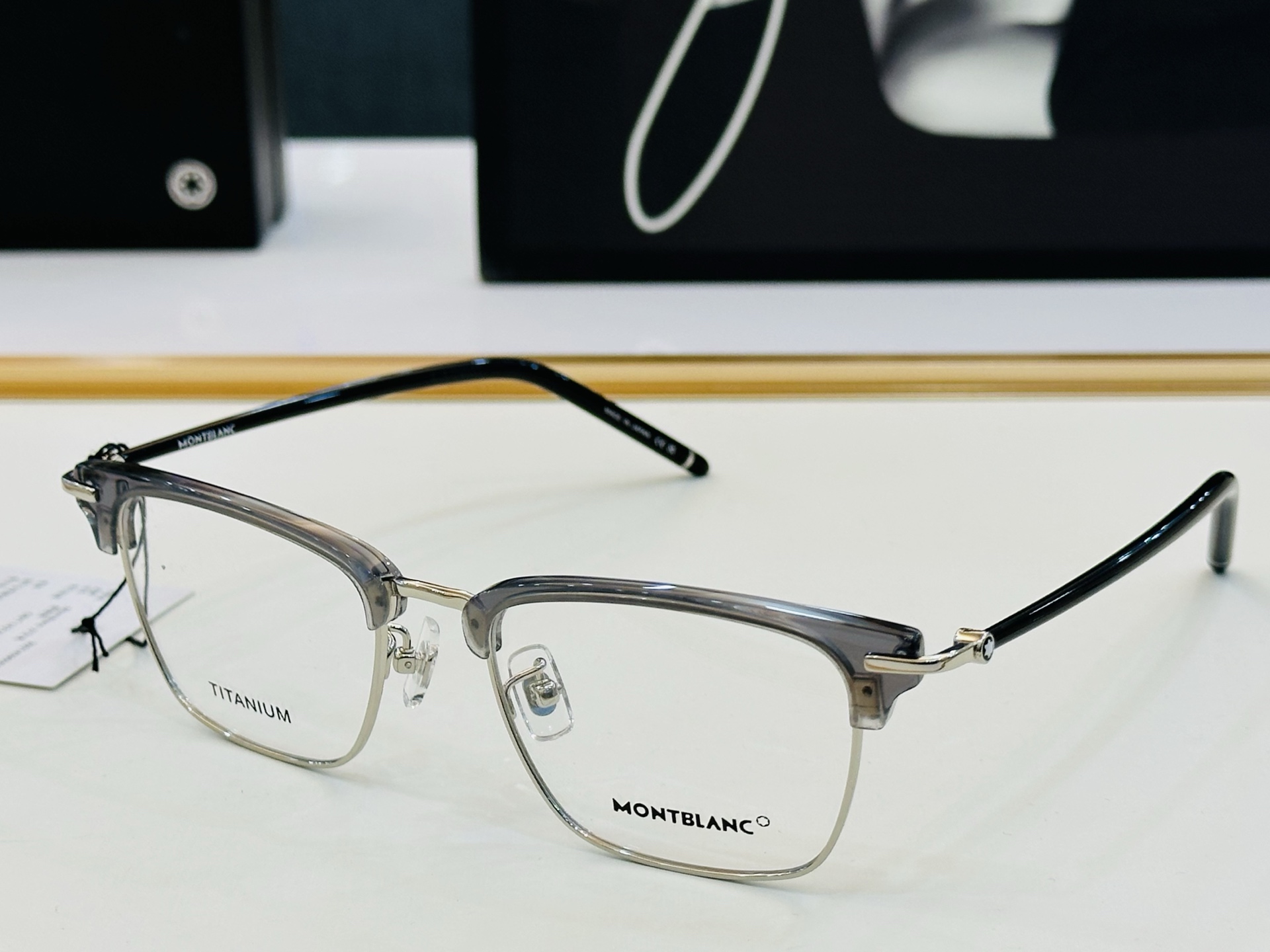 官网新品 MONTBLANC 万宝龙 MB0409O Size：52口19-145   做工精良 👍👍W