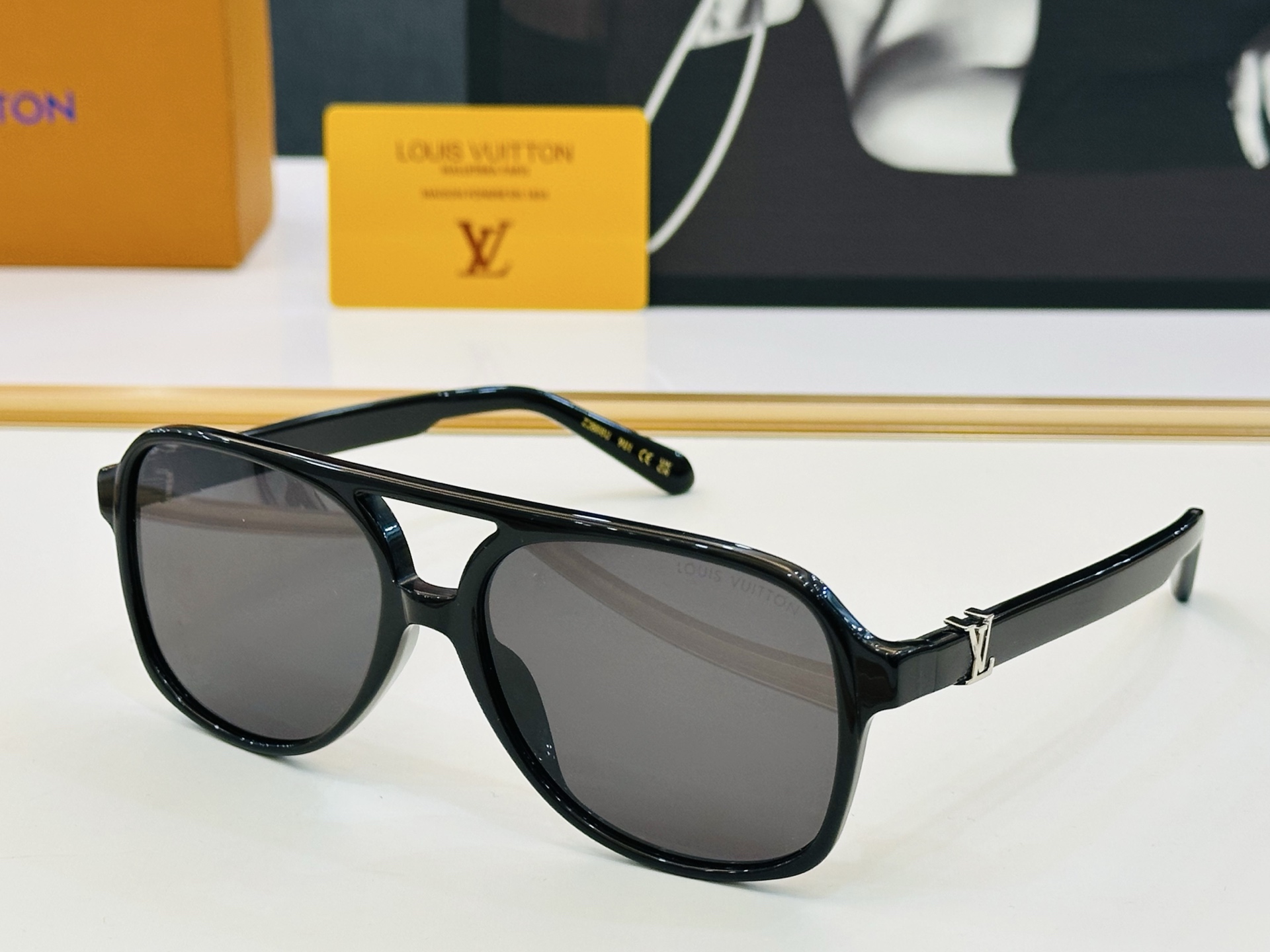 NO:373902,Louis Z2866U Size57 17-145 Vibrant Shows unique personality Shows you B High quality Glasses Sunglasses Sunglasses, Glasses, louis vuitton19860909路易家 Z2866U Size57口17-145 充满活力的 展现独特个性展现大气的你 B高品质 眼镜墨镜太阳镜,眼镜,louis vuitton,glasses