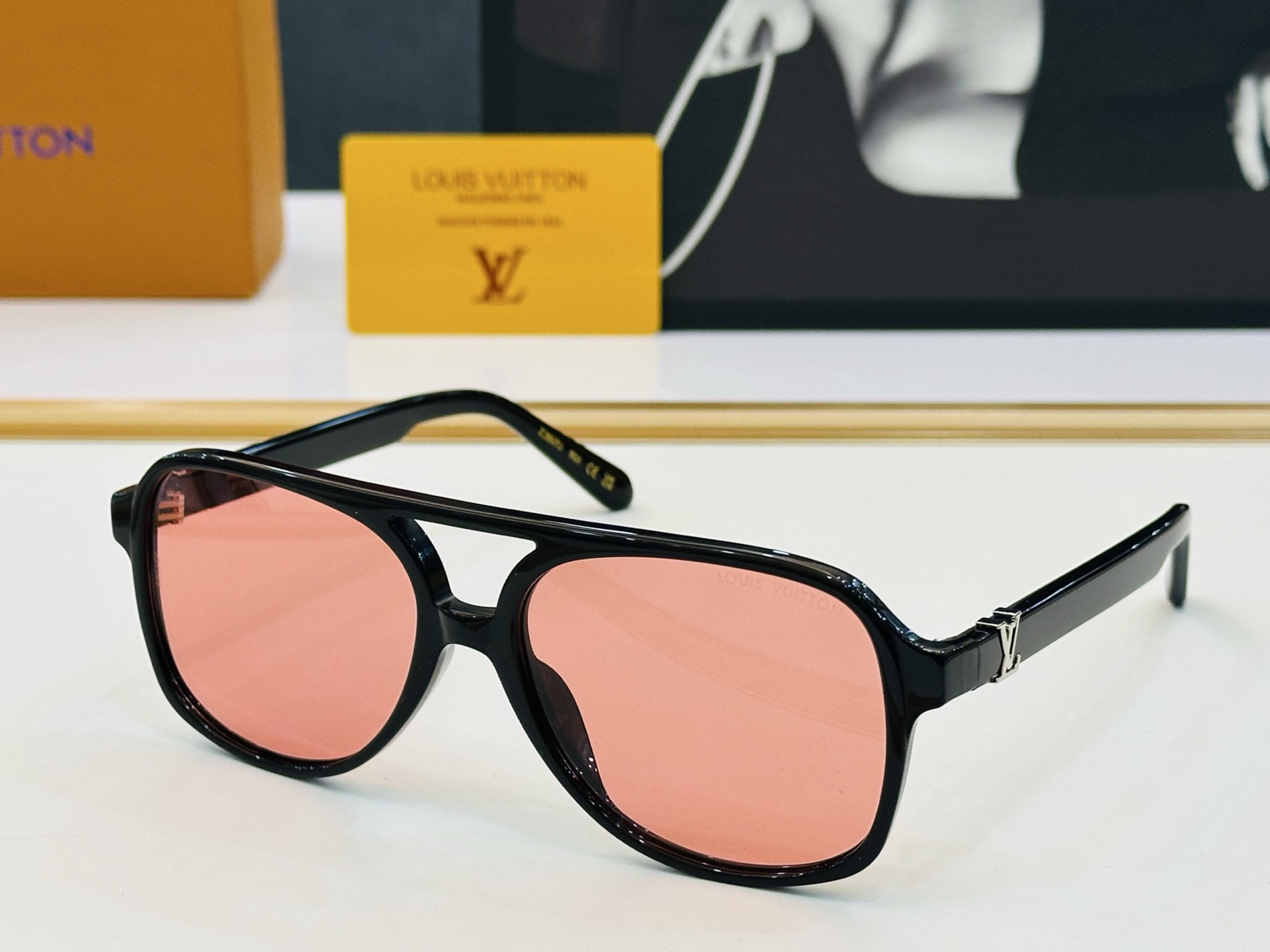 路易家 🎩Z2866U Size：57口17-145  充满活力的 展现独特个性🌟展现大气的你 B高品质