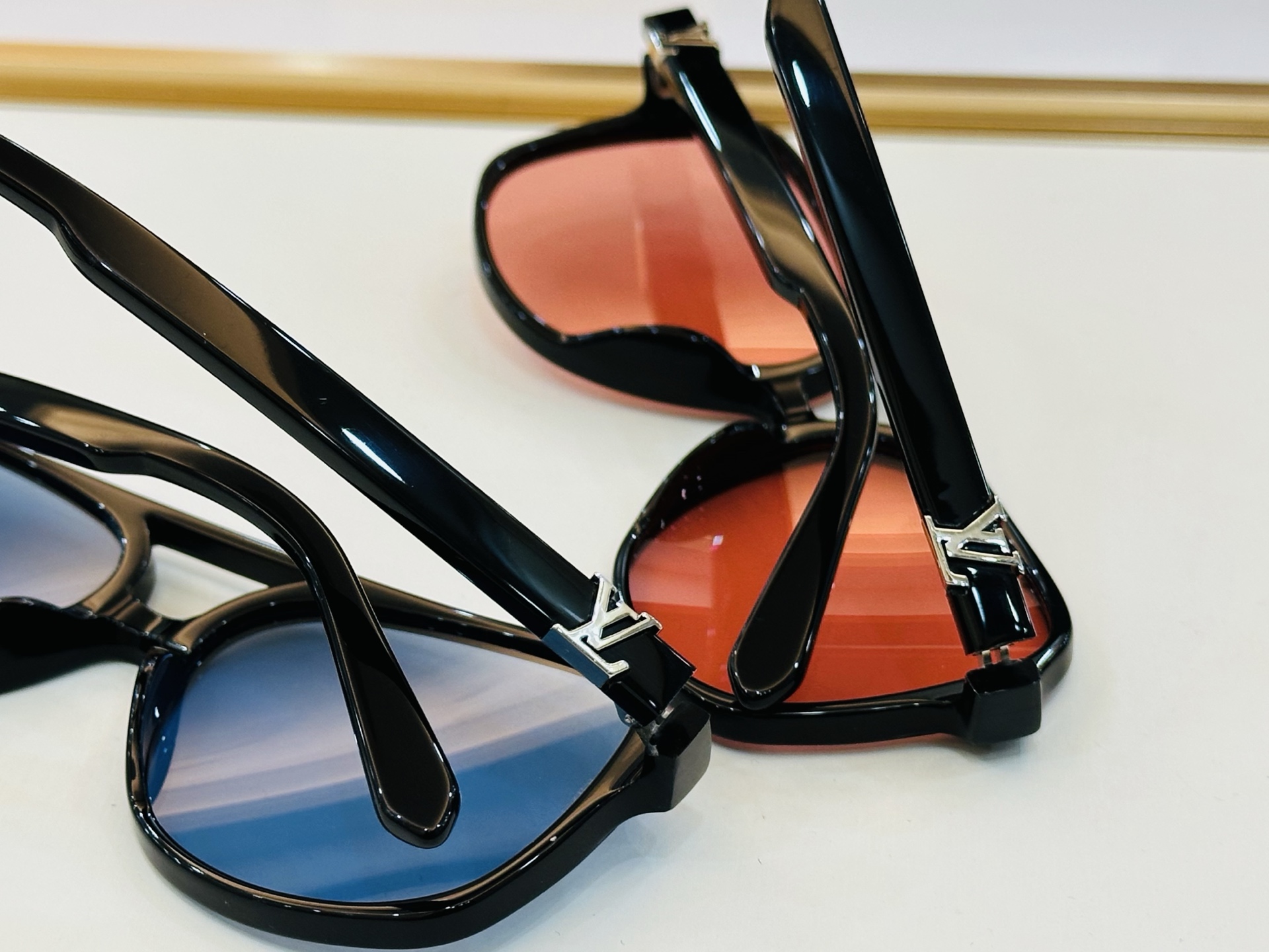 路易家 🎩Z2866U Size：57口17-145  充满活力的 展现独特个性🌟展现大气的你 B高品质