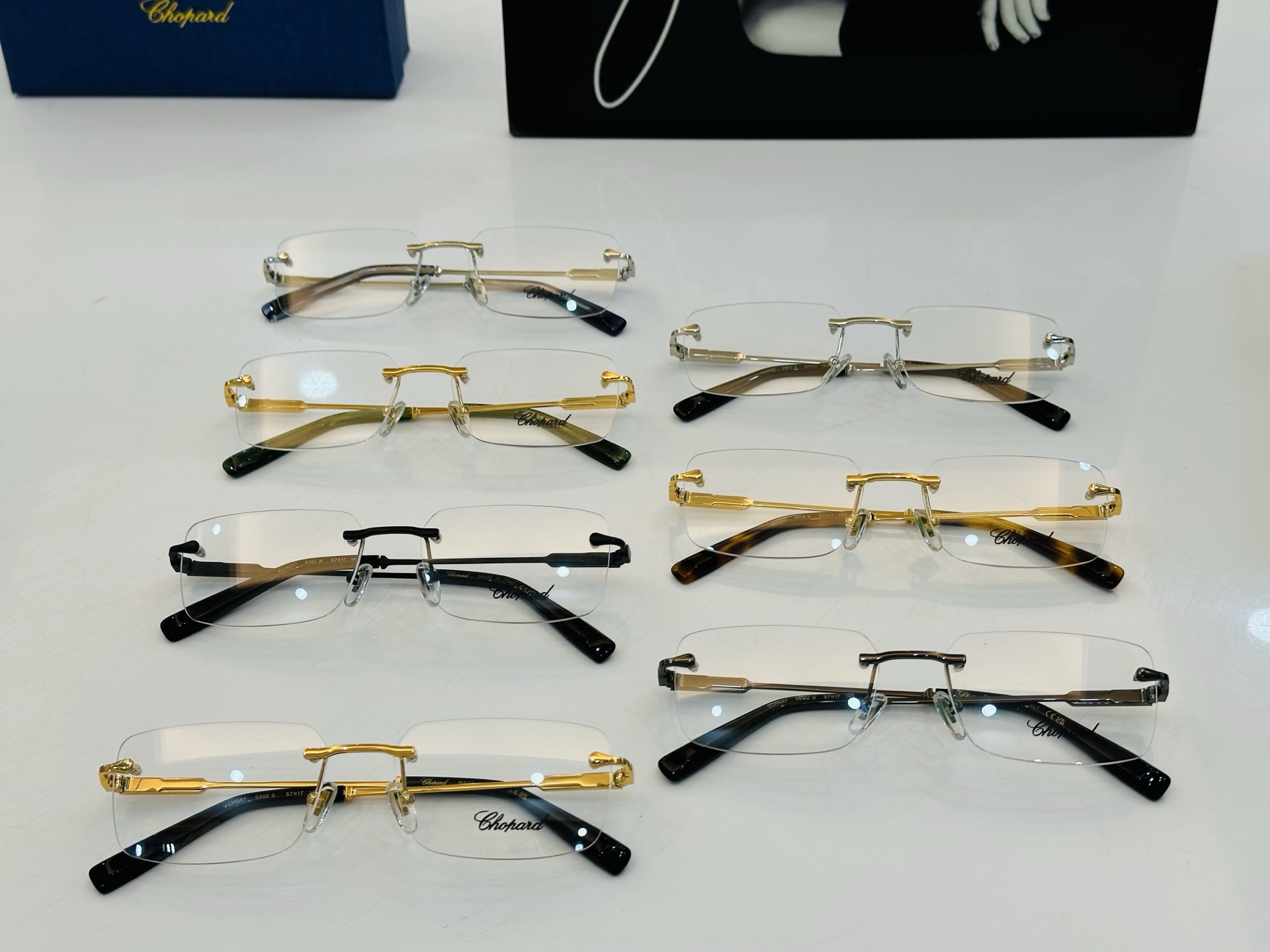 原版 ChoPard肖邦 MODEL VCHG57 Size：57口17-145 以现代时尚的设计风格 