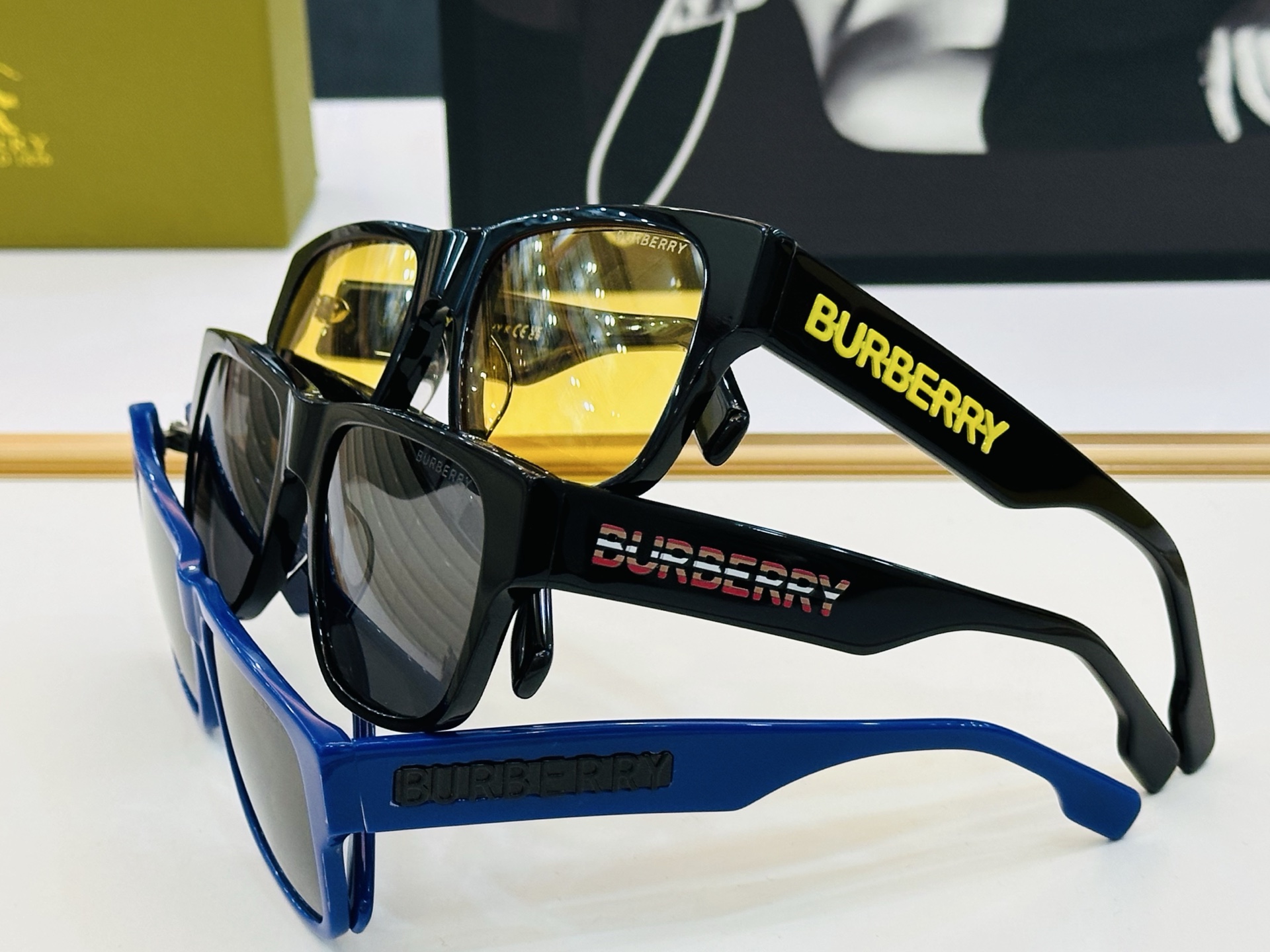 高品质✨BURBERR*✨ 巴家 BE4358  Size：54口20-145 女款太阳眼镜得意 愉快 