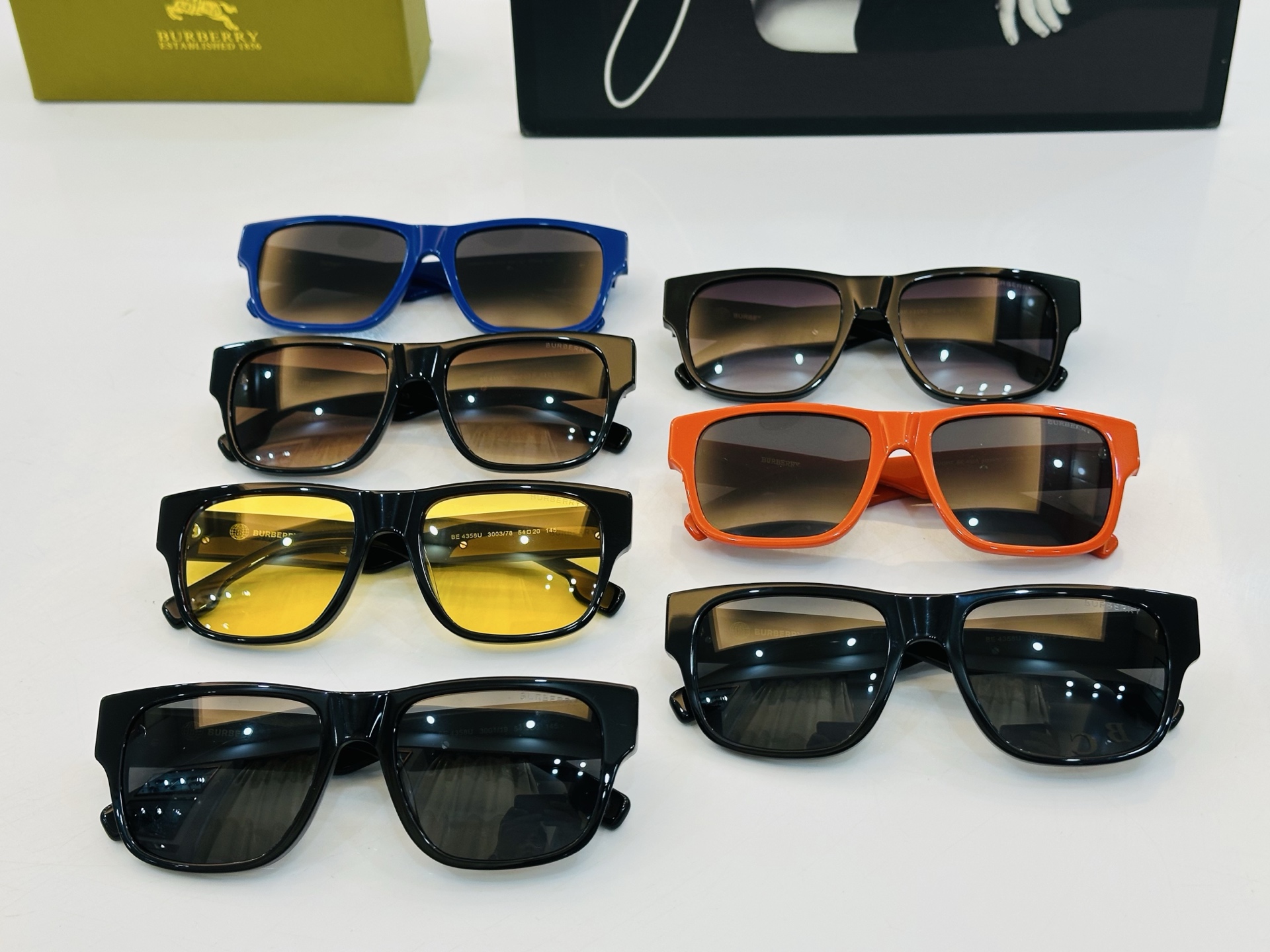 高品质✨BURBERR*✨ 巴家 BE4358  Size：54口20-145 女款太阳眼镜得意 愉快 