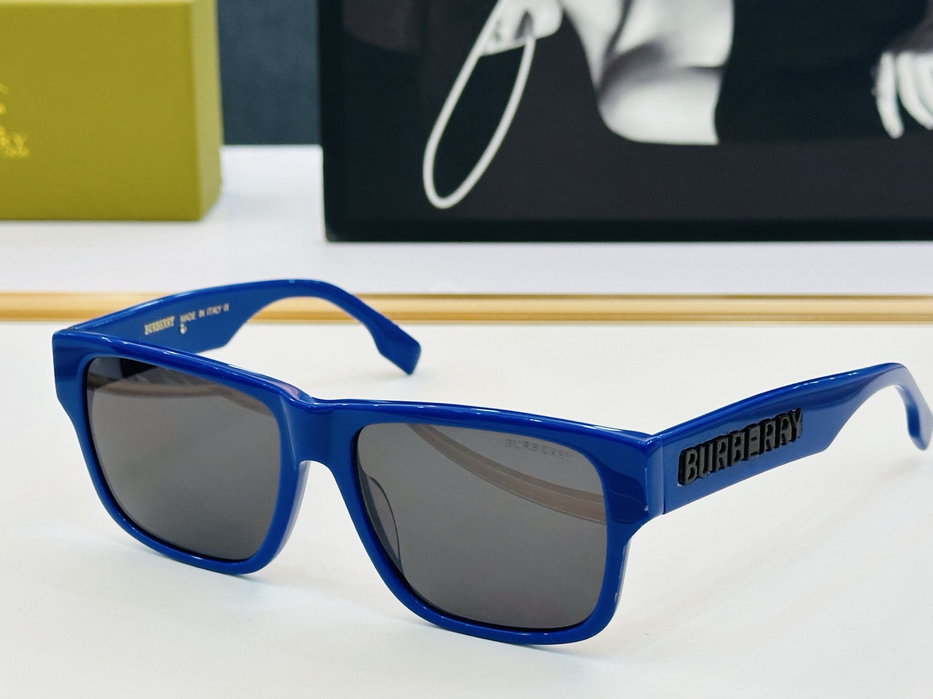 高品质✨BURBERR*✨ 巴家 BE4358  Size：54口20-145 女款太阳眼镜得意 愉快 