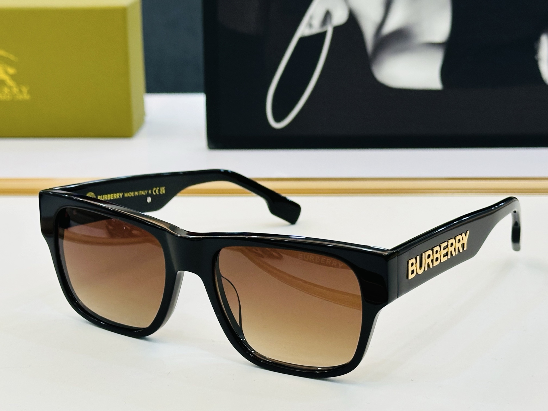 高品质✨BURBERR*✨ 巴家 BE4358  Size：54口20-145 女款太阳眼镜得意 愉快 