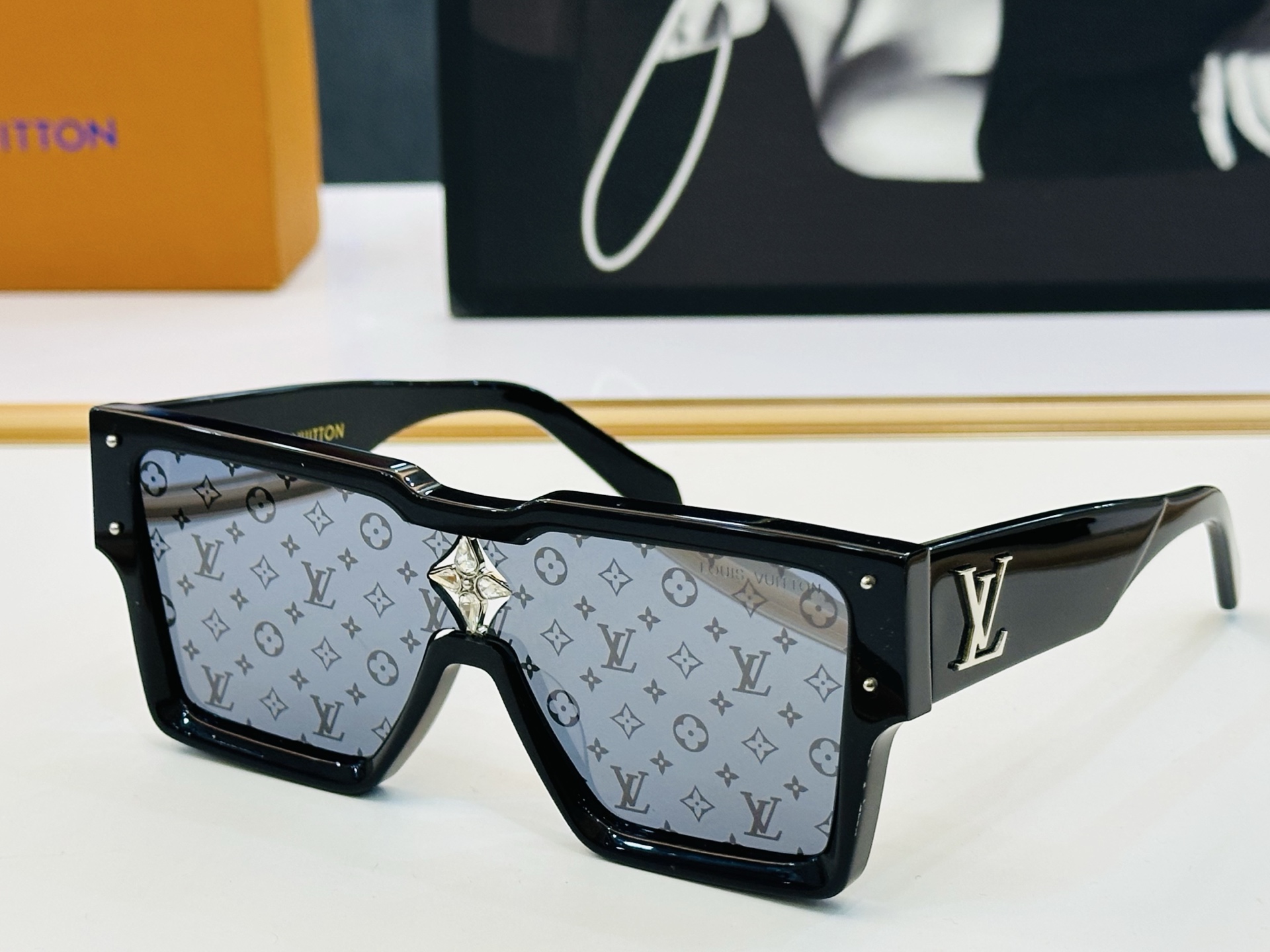 路易家 LOUIS *VUITON 原单高品质 Z1578E   Size：99口1-145  皆属上品