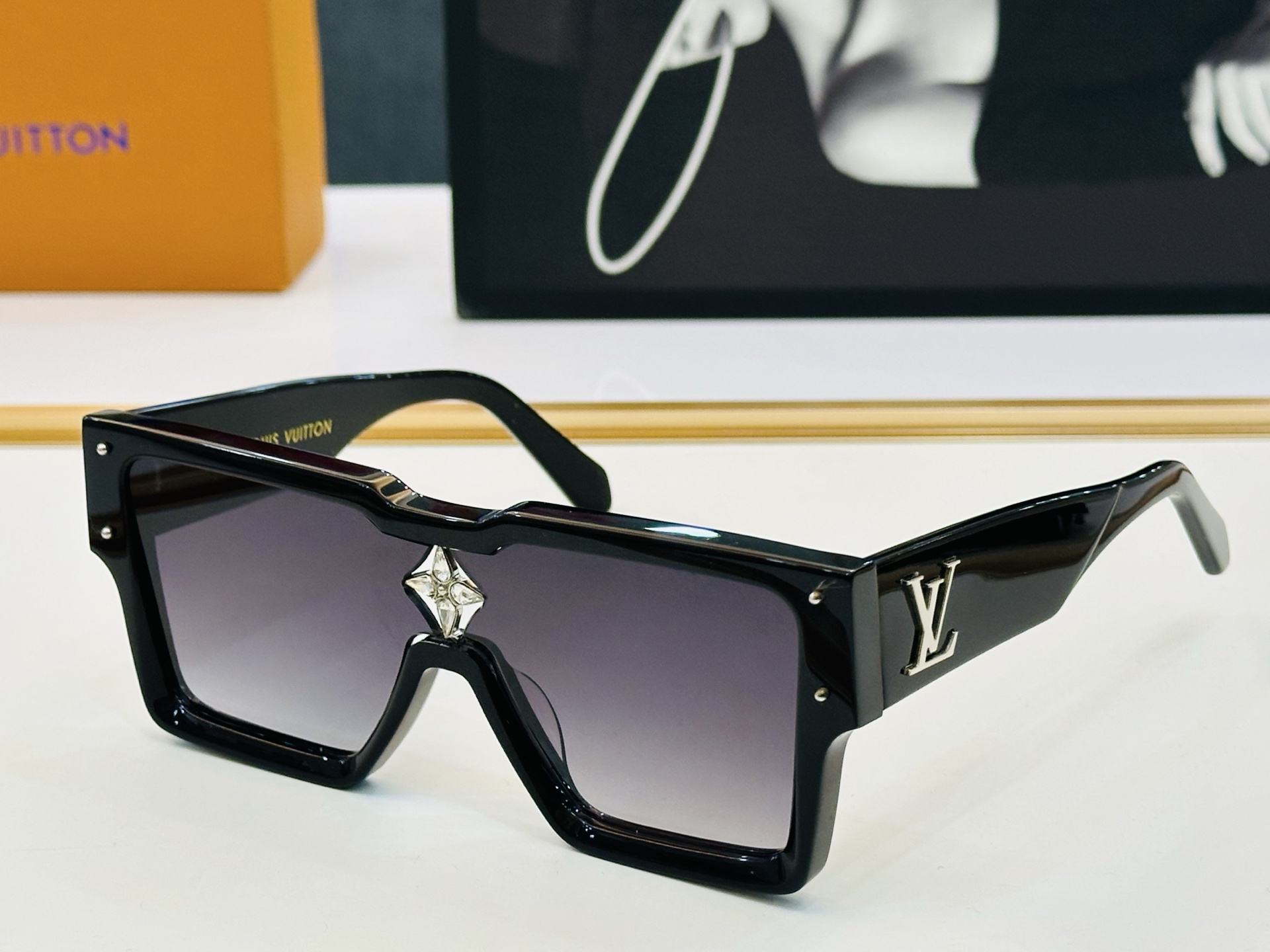 路易家 LOUIS *VUITON 原单高品质 Z1578E   Size：99口1-145  皆属上品