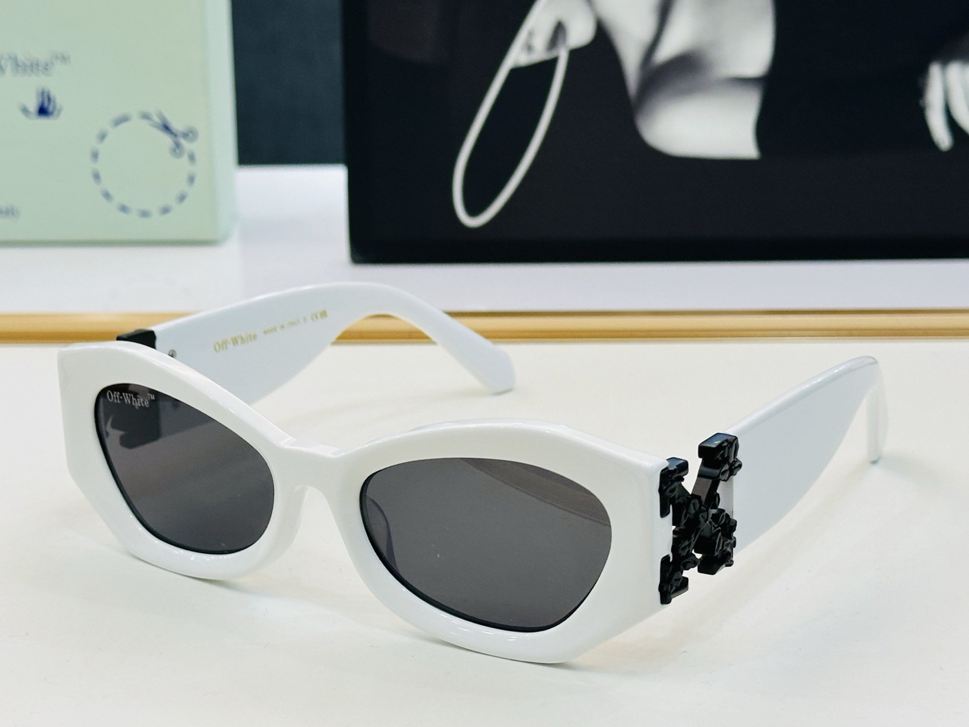 官网款 OFF WHITE MODELVRAME SIZE 56口20-140  b时尚太阳镜 