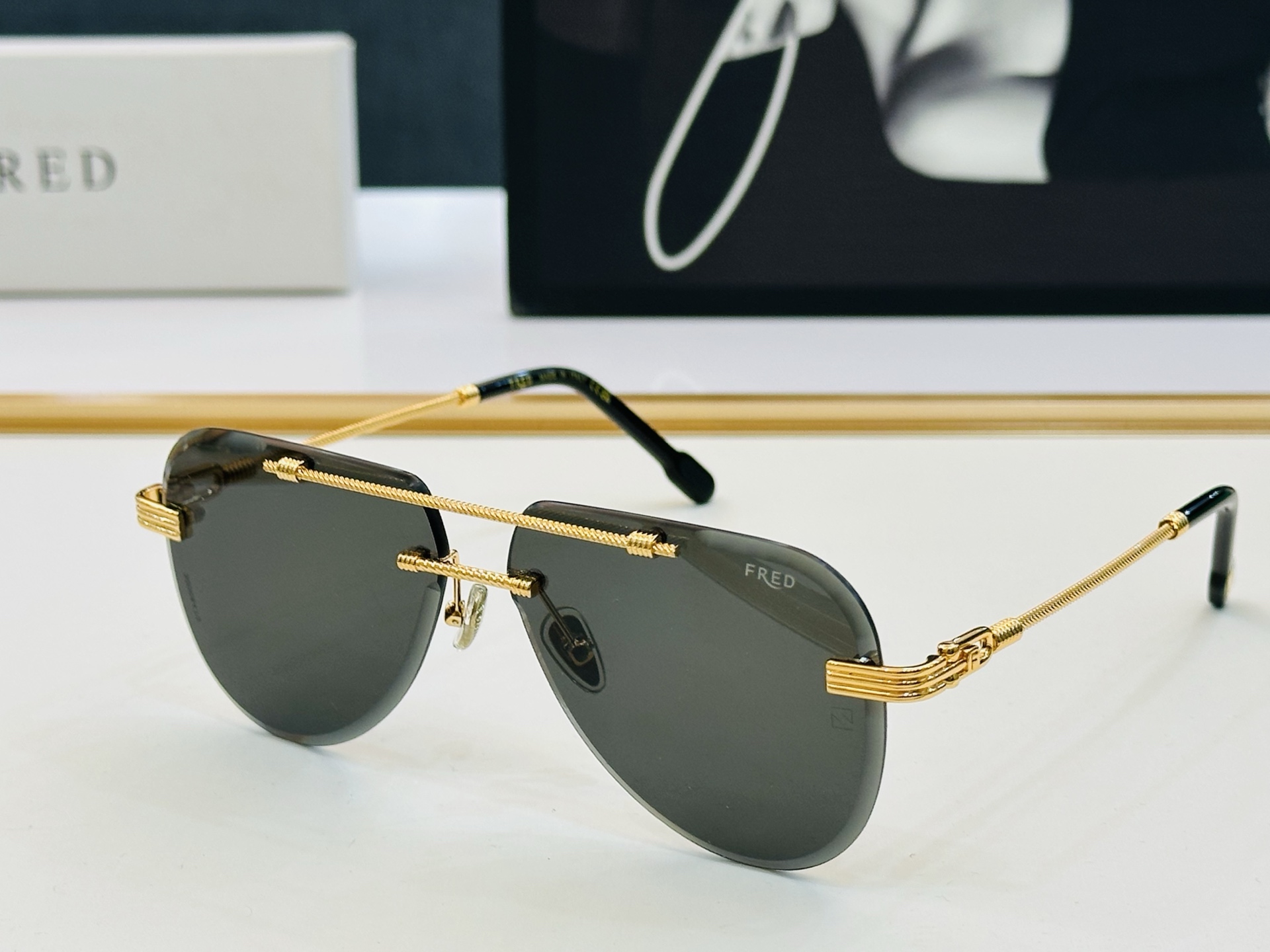 NO:373920,FRED flange FG50173U Size60 12-145 eye-catching brand logo quilt b face super beautiful sunglasses inner blue film glasses sunglasses sunglasses, glasses19860909FRED法兰 FG50173U Size60口12-145 醒目品牌logo扣扣 b上脸超美 太阳镜 内镀蓝膜 眼镜墨镜太阳镜,眼镜,glasses