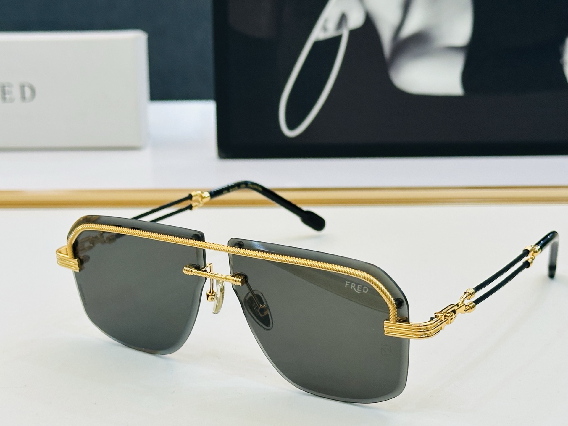 NO:373923,FRED flange FG50170U Size61 10-145 eye-catching brand logo quilt b face super beautiful sunglasses inner blue film glasses sunglasses sunglasses, glasses19860909FRED法兰 FG50170U Size61口10-145 醒目品牌logo扣扣 b上脸超美 太阳镜 内镀蓝膜 眼镜墨镜太阳镜,眼镜,glasses