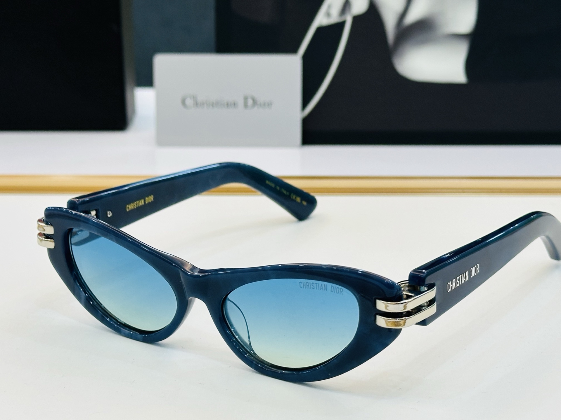 🔻🔻🔻DIO* 迪家 CD B1U Size：51口16-145   春夏款墨镜 😎🔆 b搭配镜腿精致 