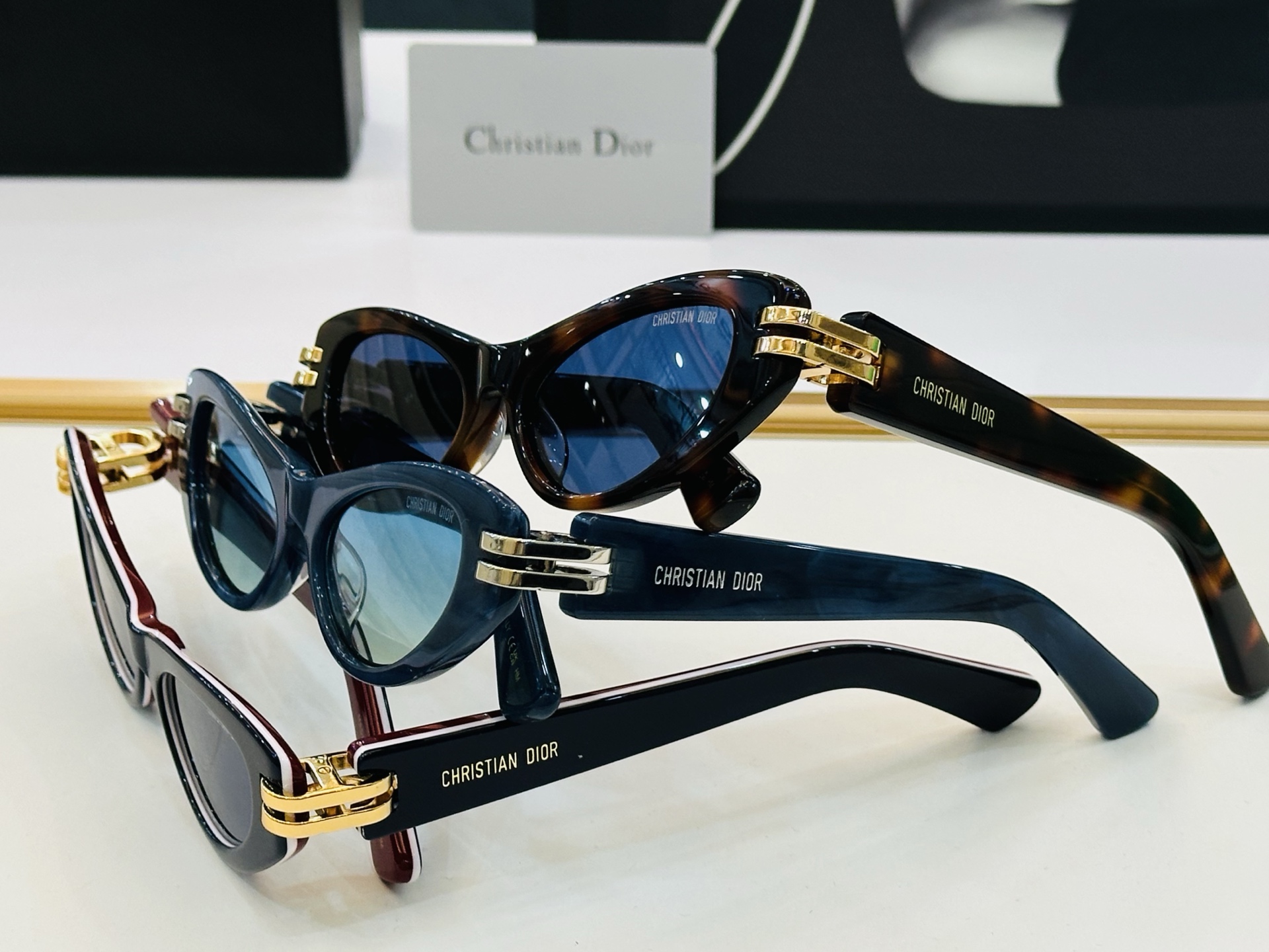 🔻🔻🔻DIO* 迪家 CD B1U Size：51口16-145   春夏款墨镜 😎🔆 b搭配镜腿精致 