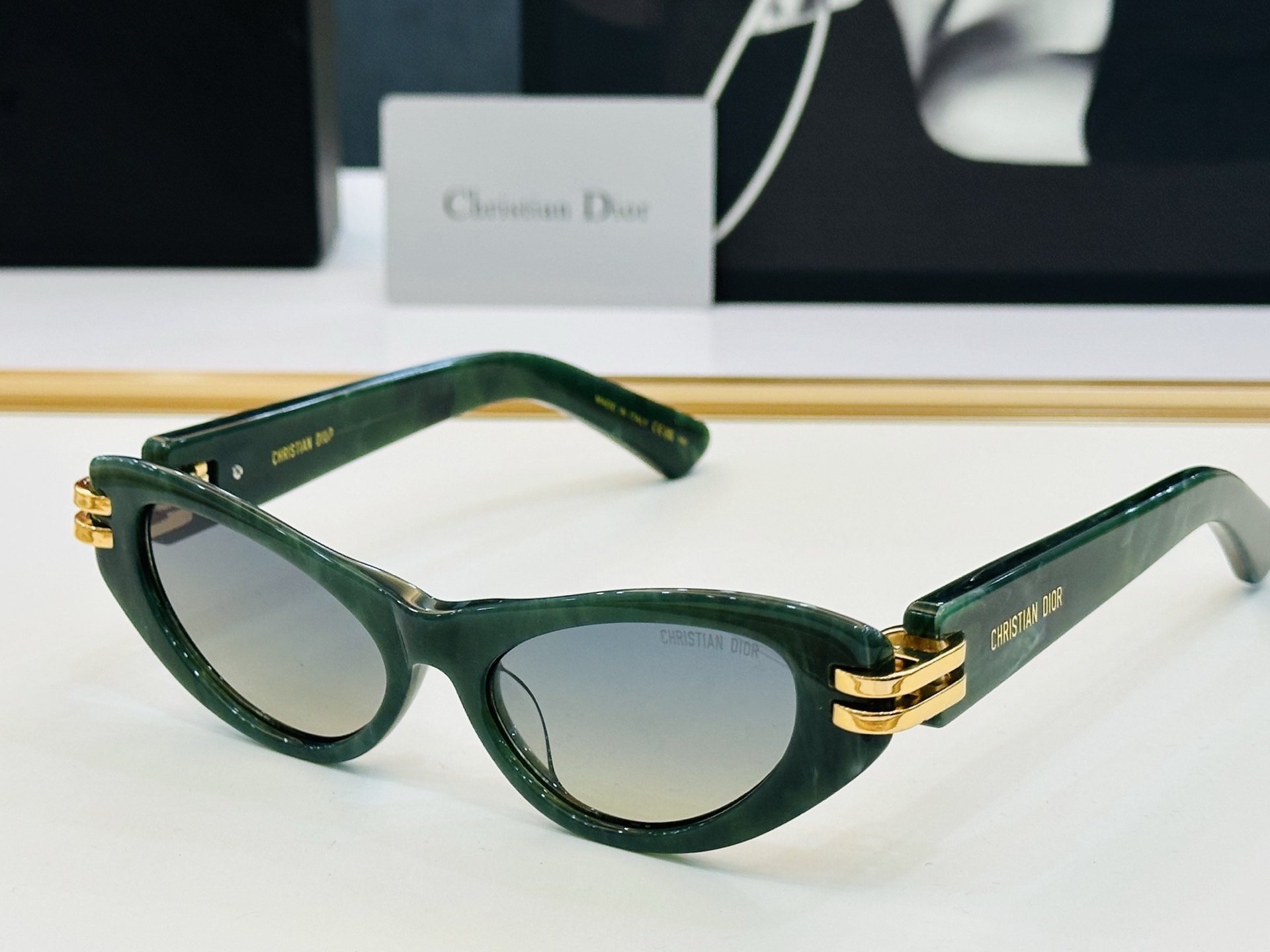 🔻🔻🔻DIO* 迪家 CD B1U Size：51口16-145   春夏款墨镜 😎🔆 b搭配镜腿精致 