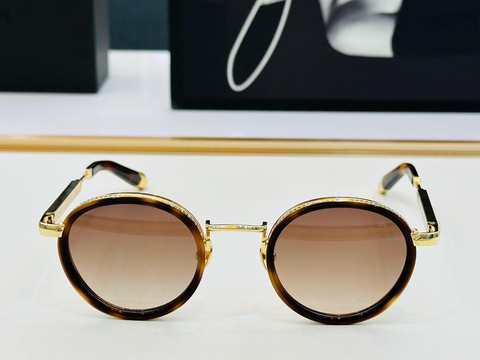 高品质 迈巴赫 🎉🎉做工精美💕💕MAYBAC*H Z28 Size：46口25-145 质感十足 CC👍